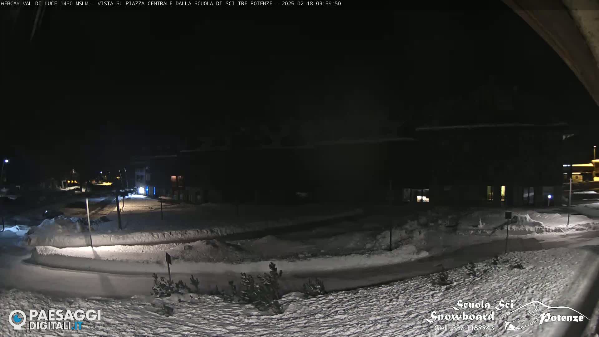  Abetone Val di Luce  Main Square Live Cam - Pistoia, Tuscany, Italy