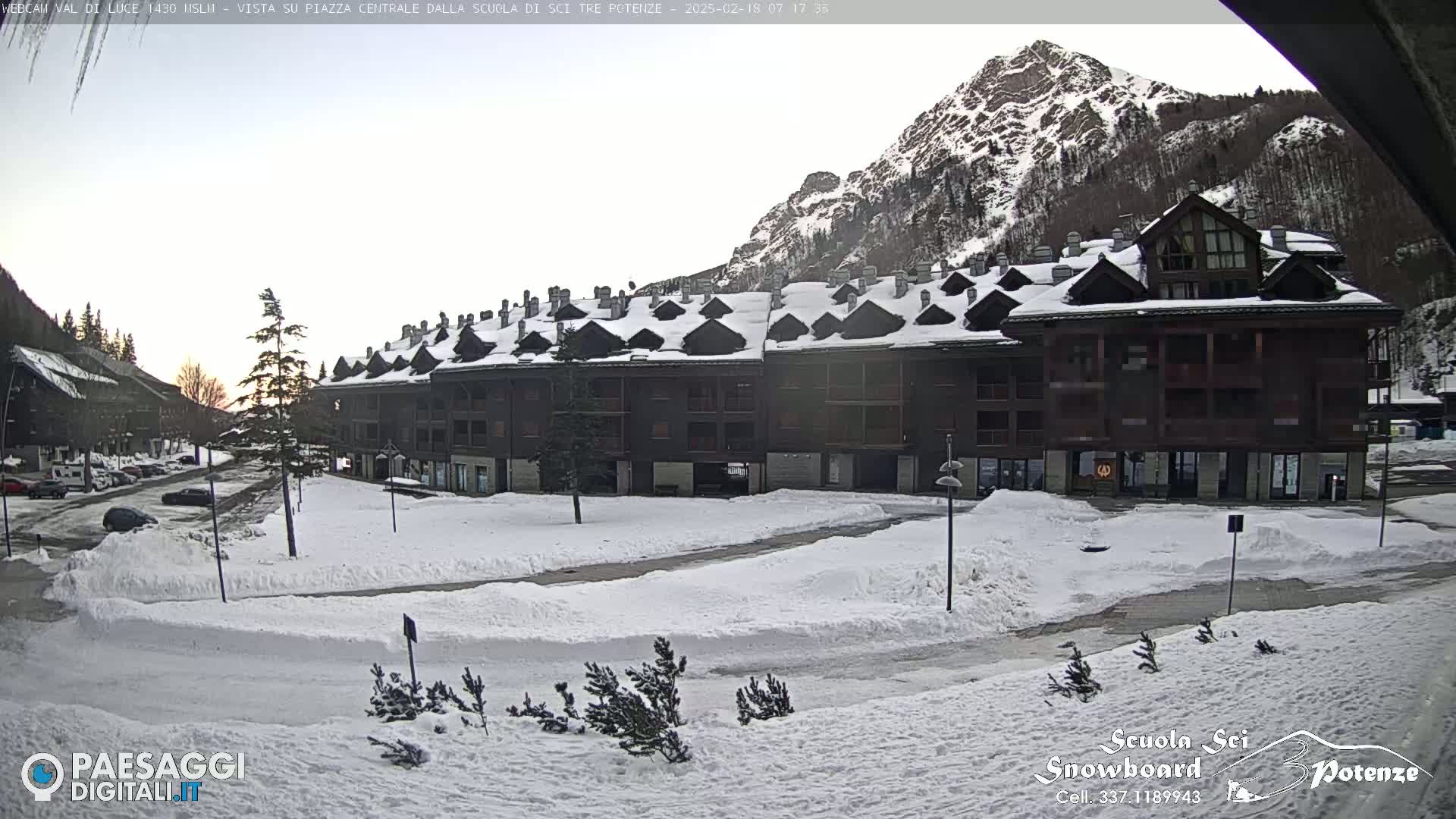  Abetone Val di Luce  Main Square Live Cam - Pistoia, Tuscany, Italy