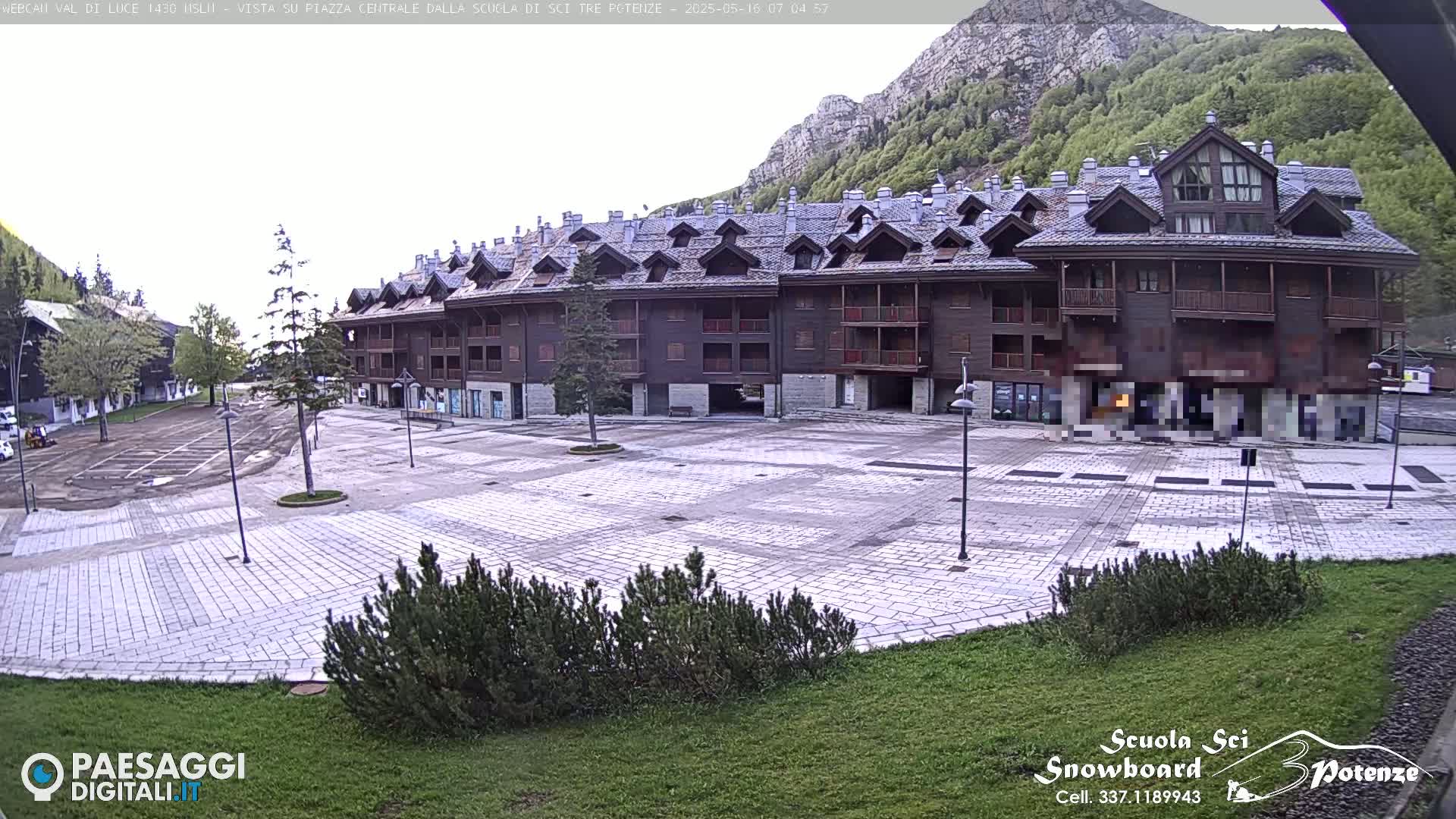 Abetone Val di Luce  Main Square Live Cam - Pistoia, Tuscany, Italy