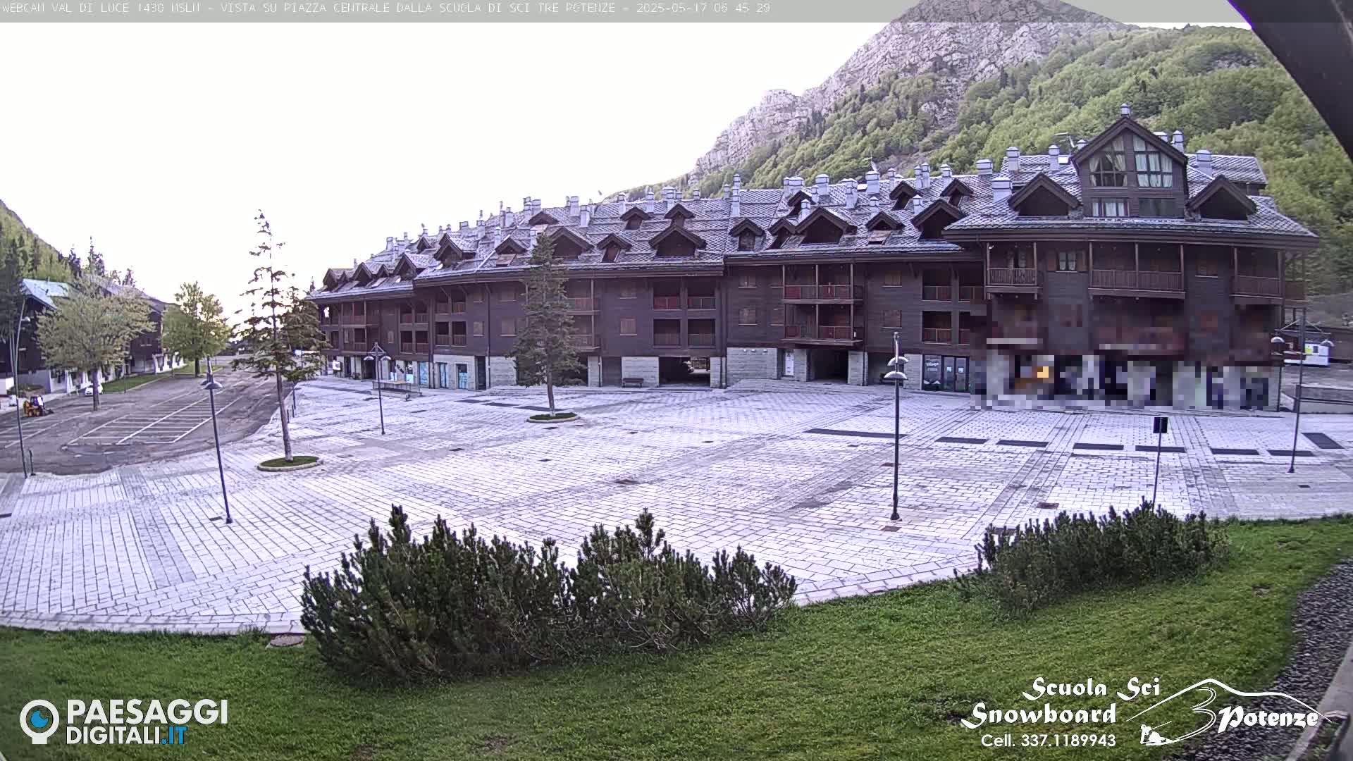 Abetone Val di Luce  Main Square Live Cam - Pistoia, Tuscany, Italy
