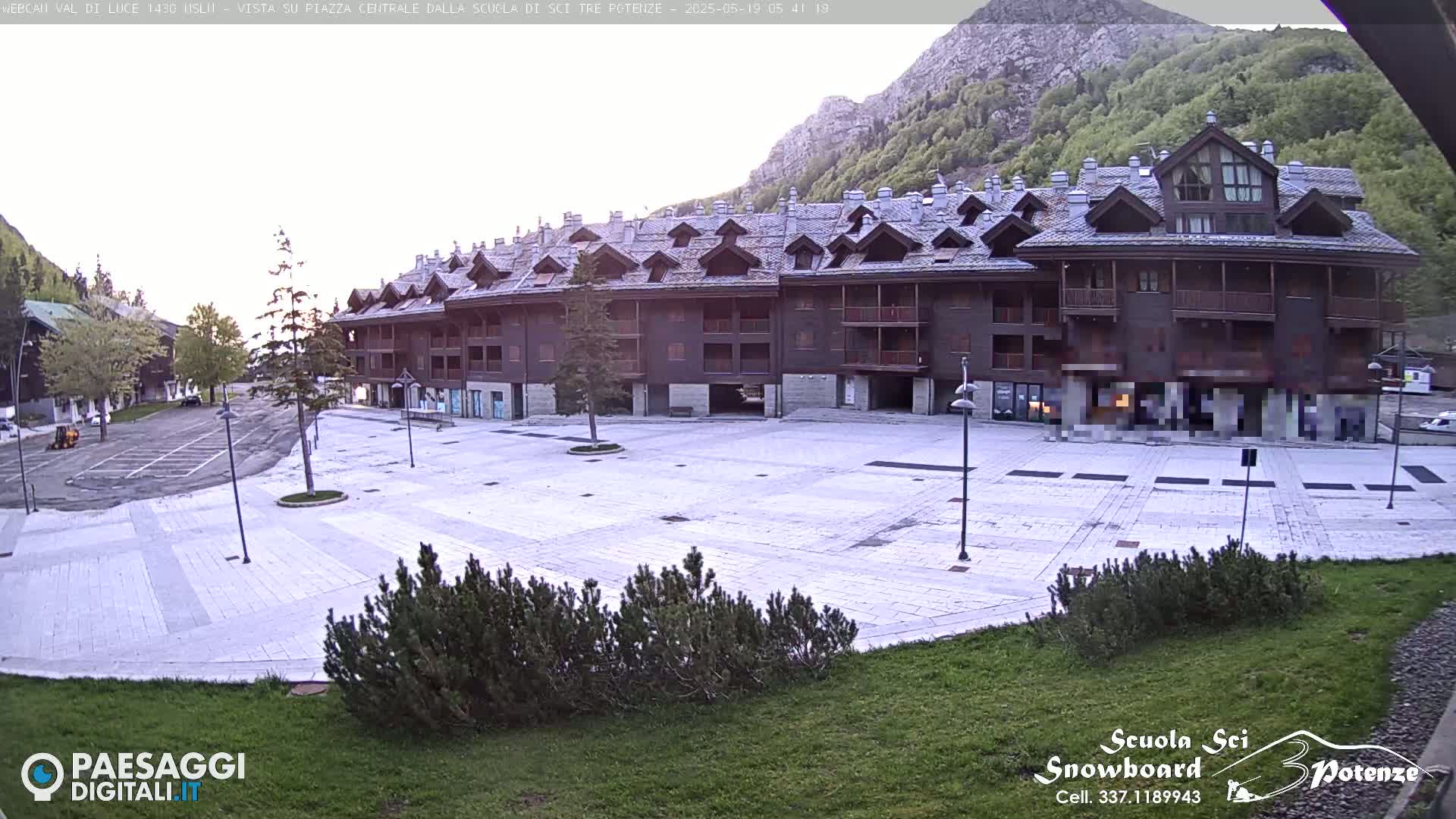 Abetone Val di Luce  Main Square Live Cam - Pistoia, Tuscany, Italy