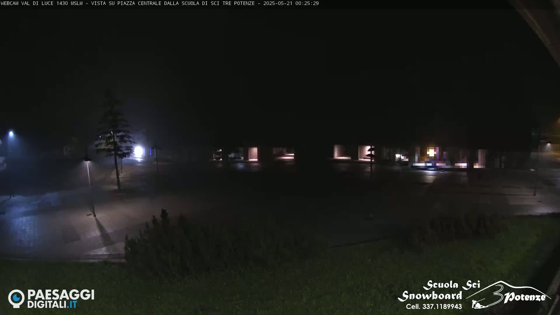  Abetone Val di Luce  Main Square Live Cam - Pistoia, Tuscany, Italy