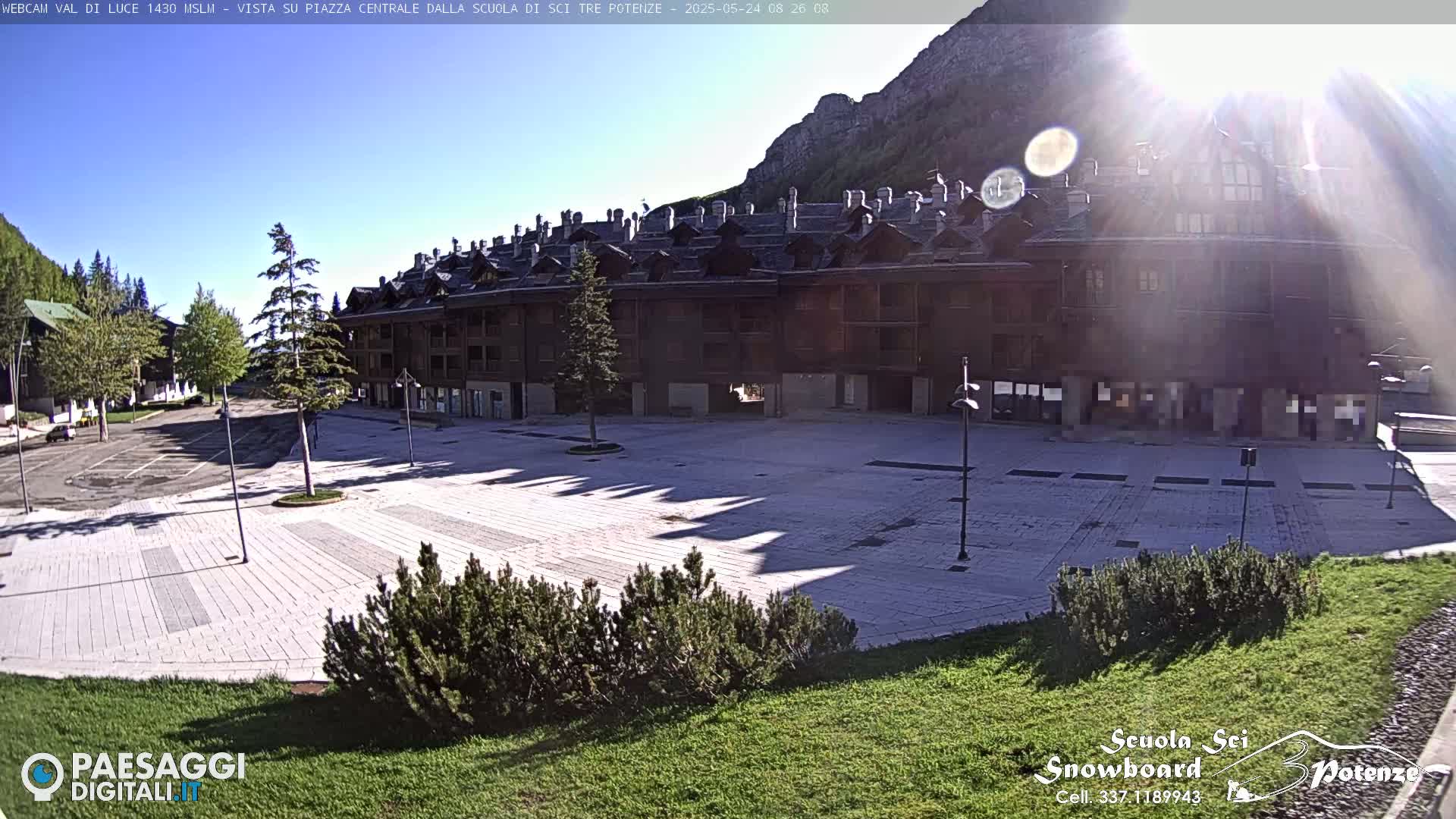 Abetone Val di Luce  Main Square Live Cam - Pistoia, Tuscany, Italy