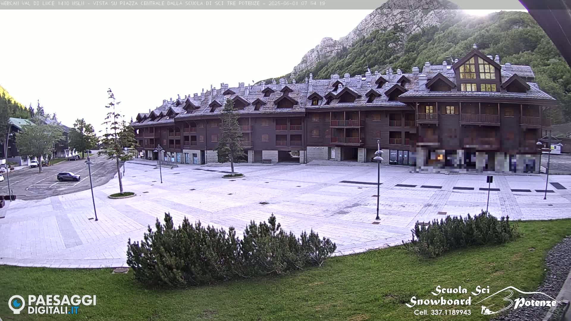  Abetone Val di Luce  Main Square Live Cam - Pistoia, Tuscany, Italy
