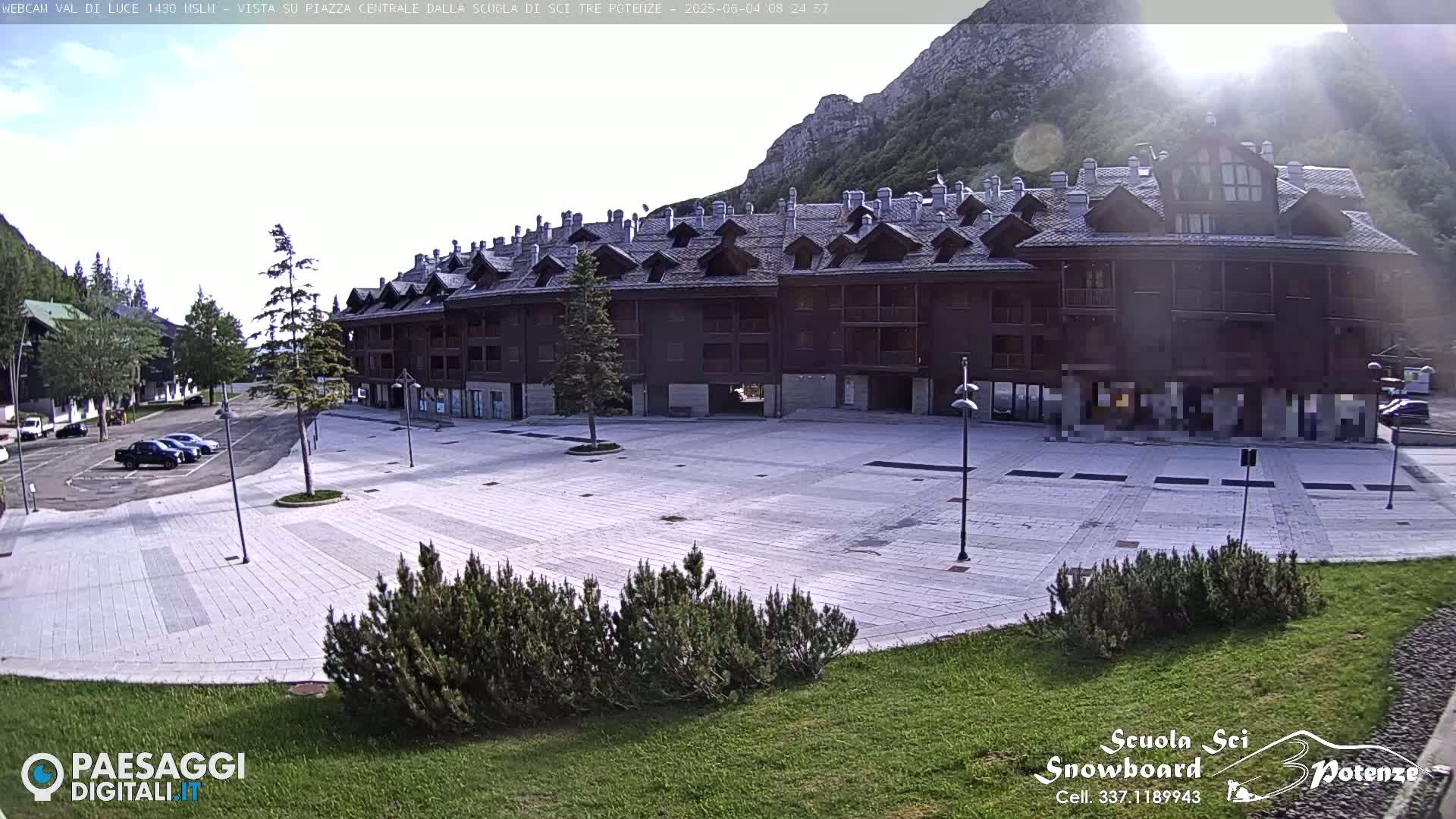  Abetone Val di Luce  Main Square Live Cam - Pistoia, Tuscany, Italy