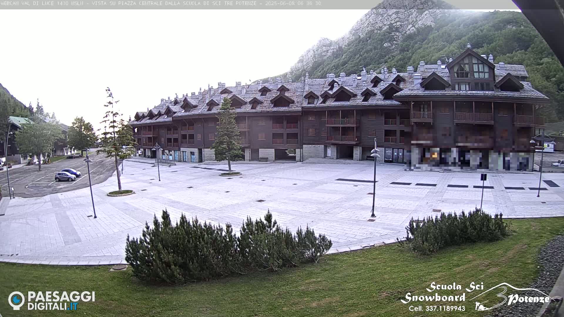  Abetone Val di Luce  Main Square Live Cam - Pistoia, Tuscany, Italy