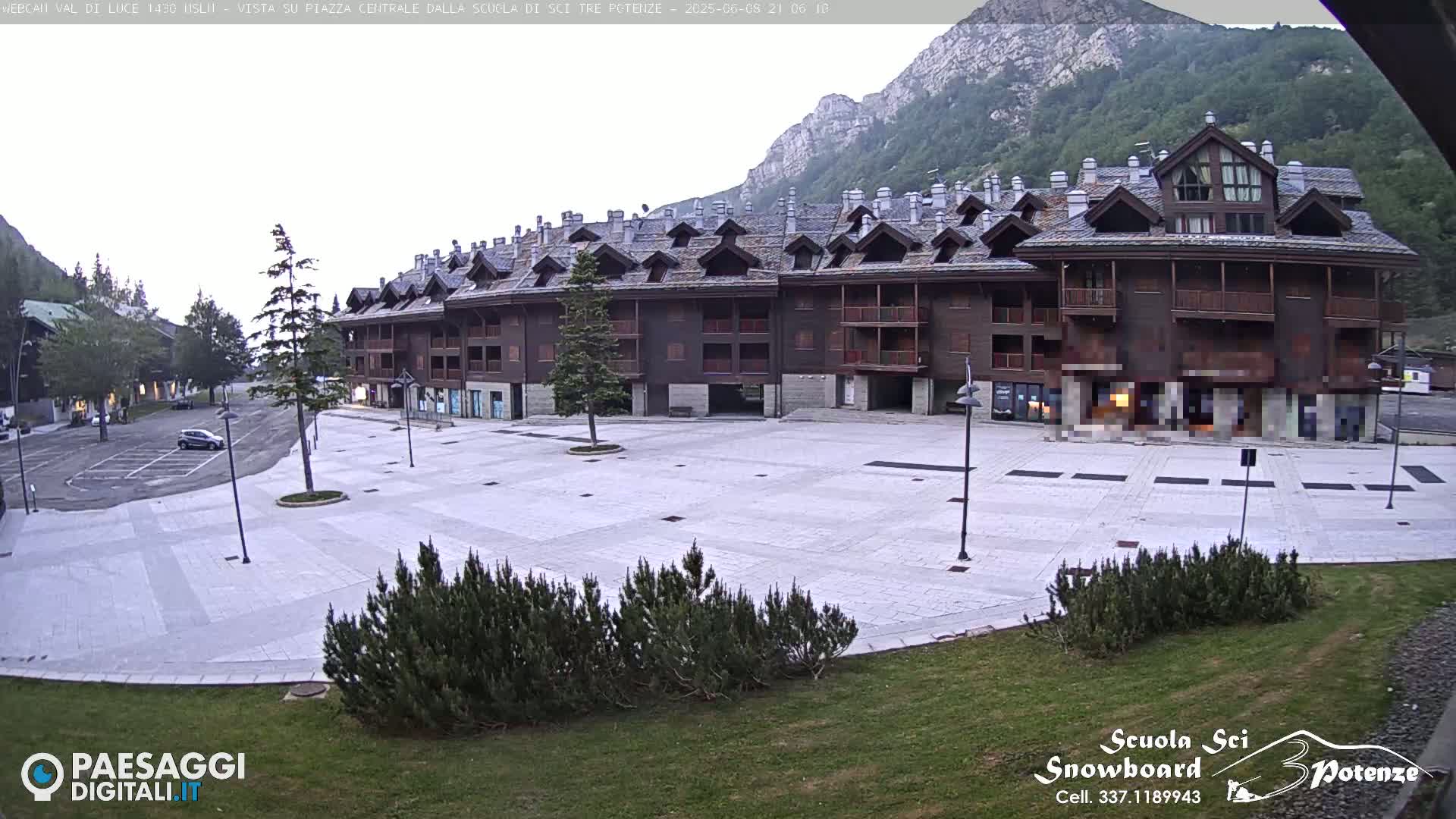  Abetone Val di Luce  Main Square Live Cam - Pistoia, Tuscany, Italy