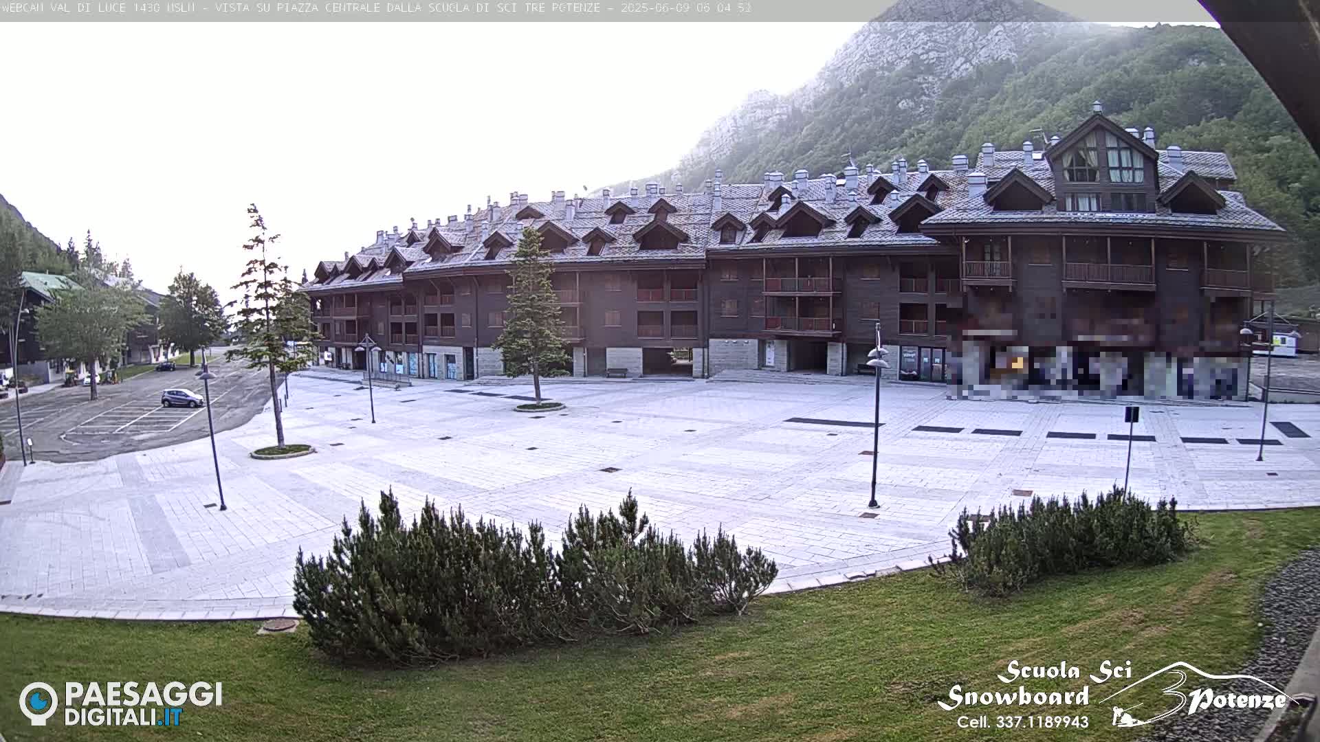  Abetone Val di Luce  Main Square Live Cam - Pistoia, Tuscany, Italy