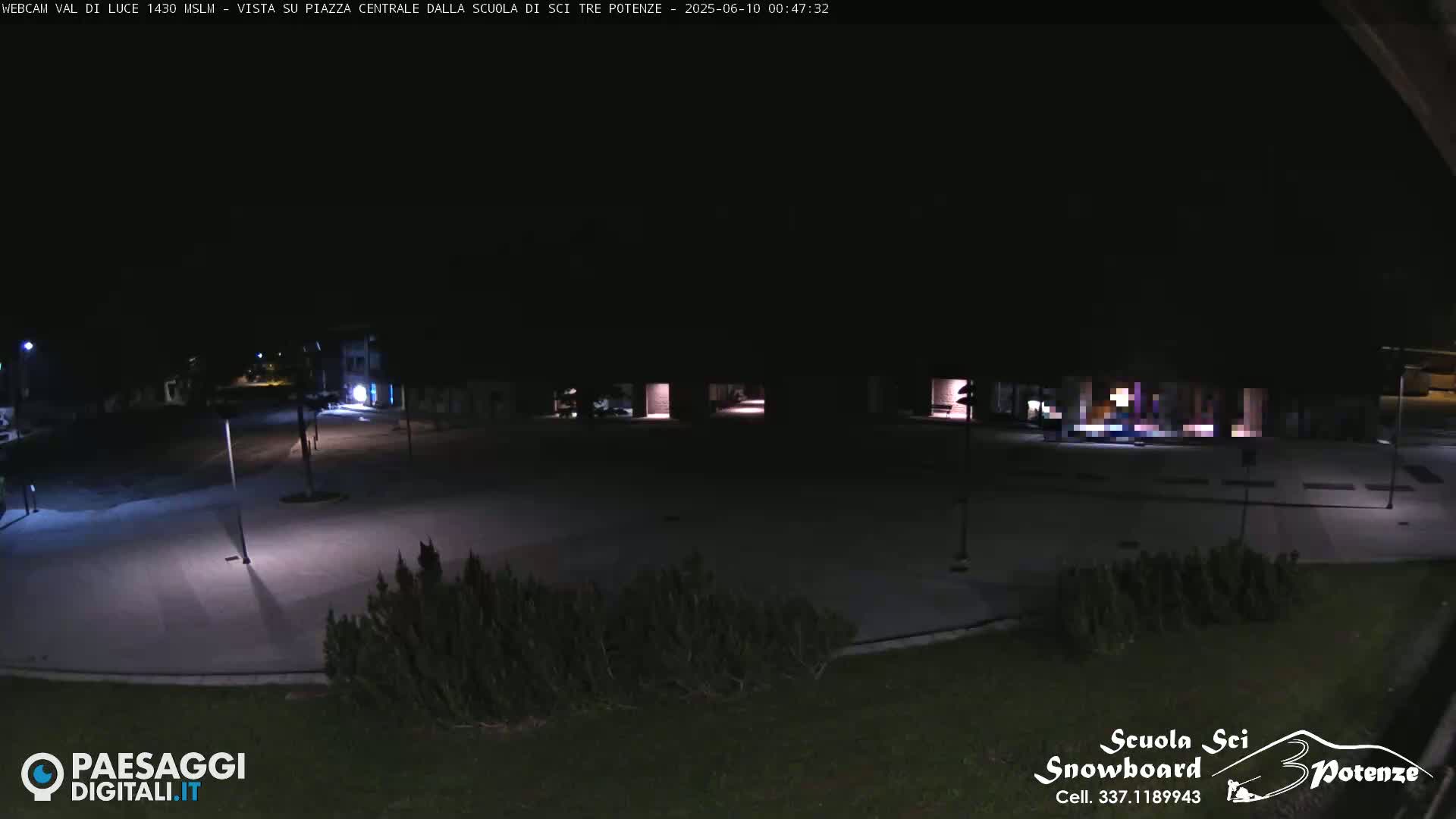 Abetone Val di Luce  Main Square Live Cam - Pistoia, Tuscany, Italy