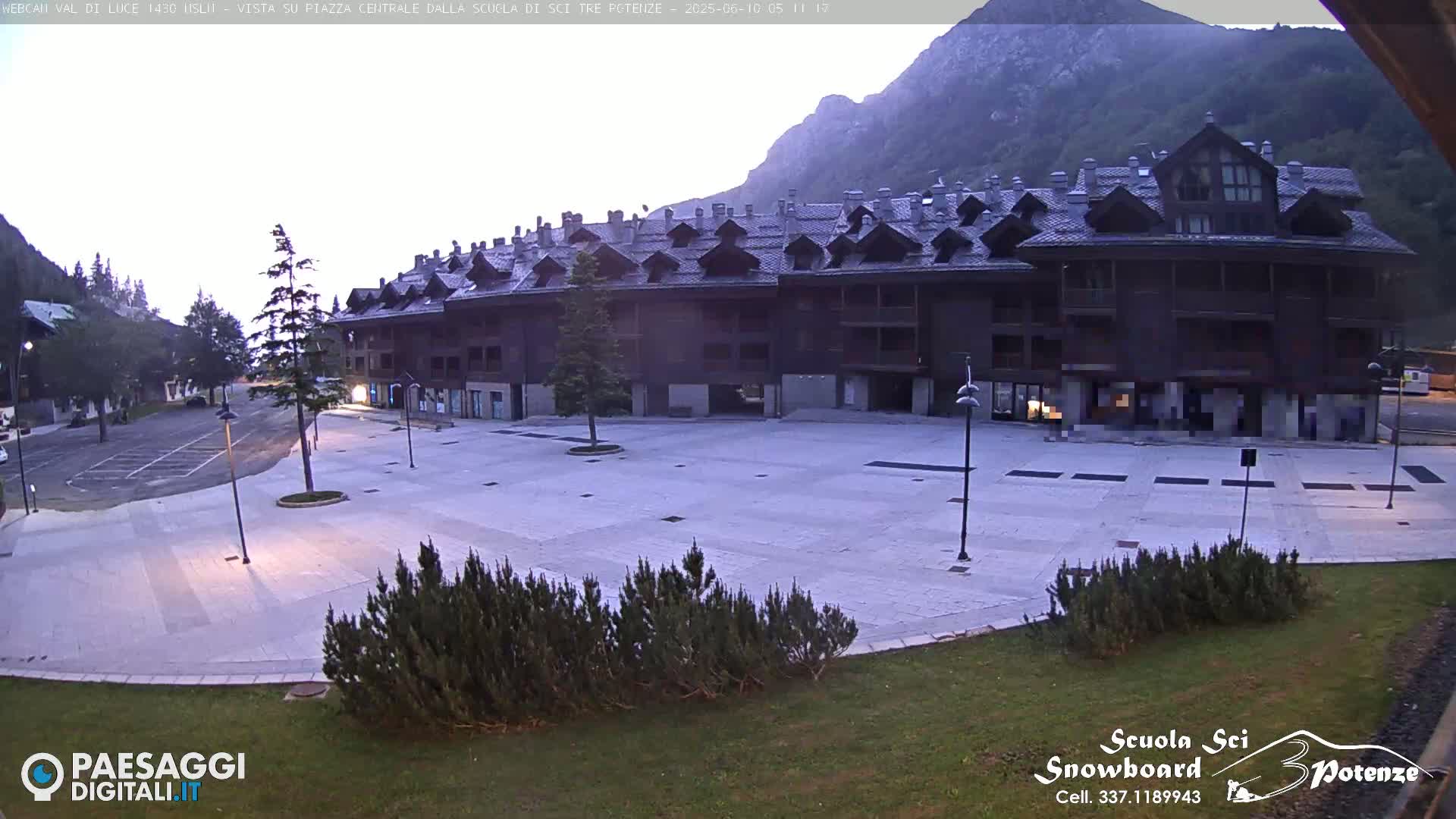  Abetone Val di Luce  Main Square Live Cam - Pistoia, Tuscany, Italy