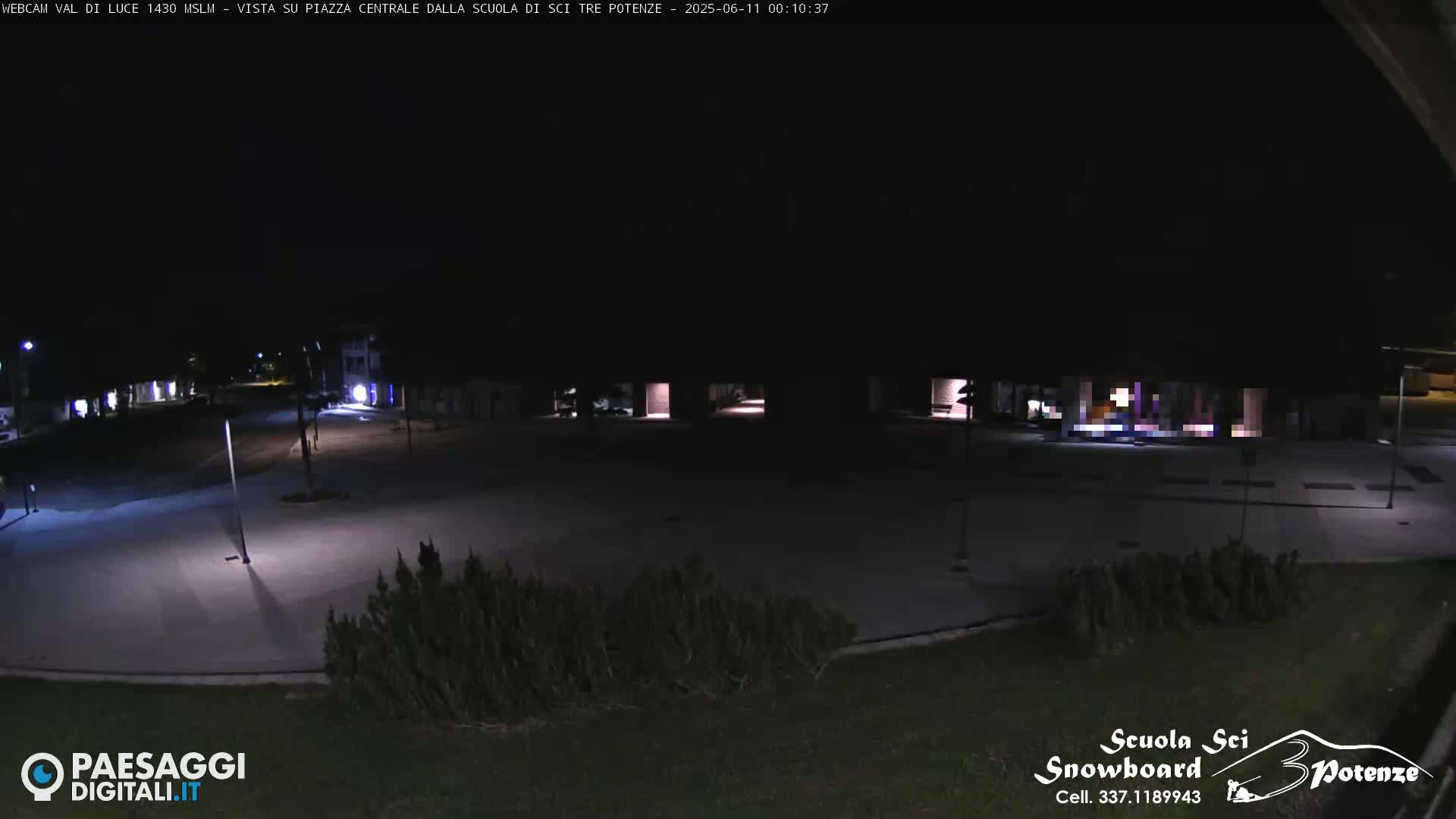  Abetone Val di Luce  Main Square Live Cam - Pistoia, Tuscany, Italy