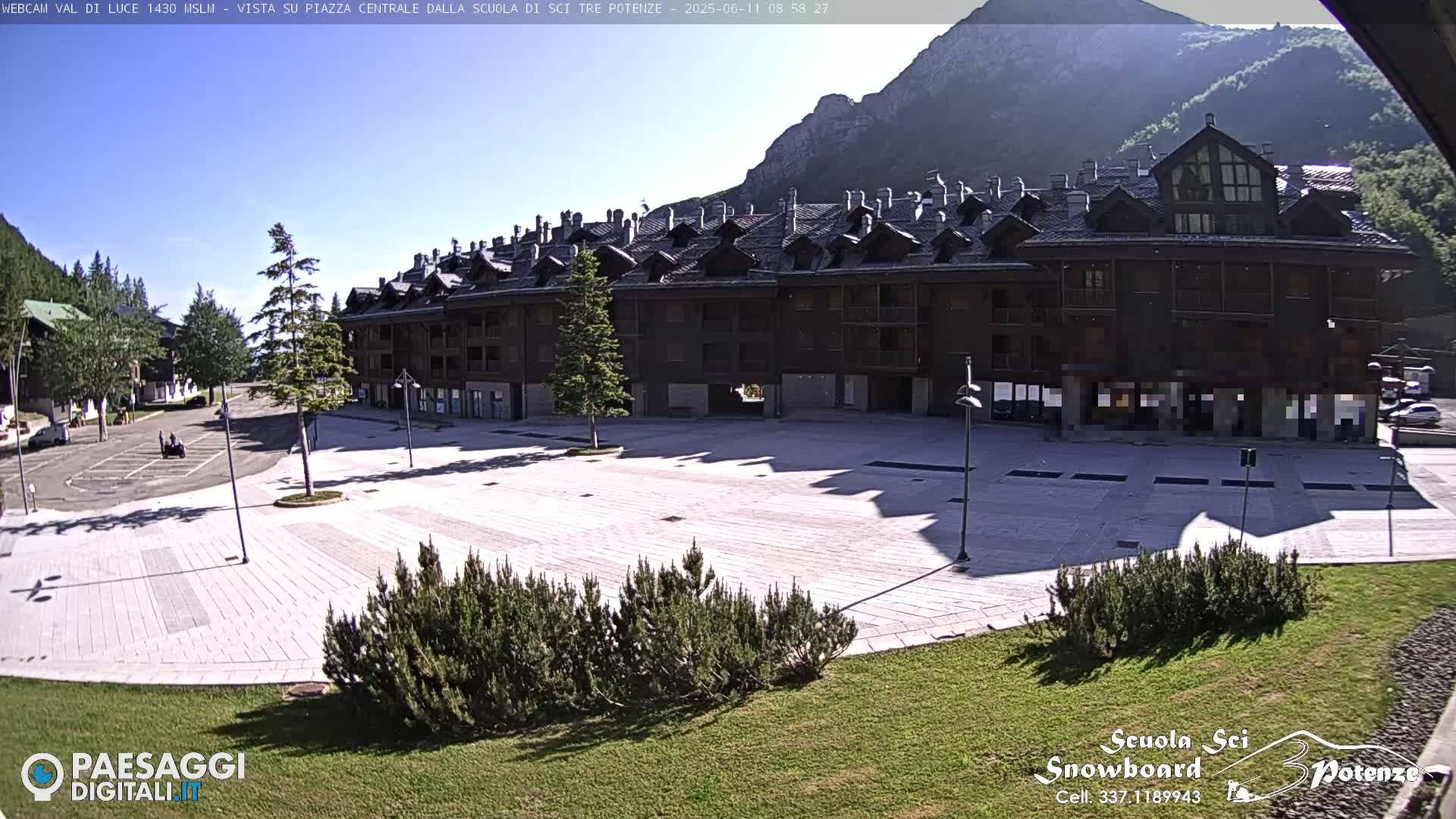  Abetone Val di Luce  Main Square Live Cam - Pistoia, Tuscany, Italy