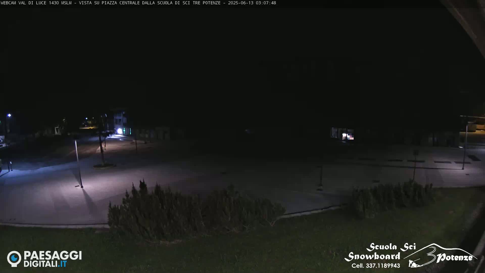  Abetone Val di Luce  Main Square Live Cam - Pistoia, Tuscany, Italy