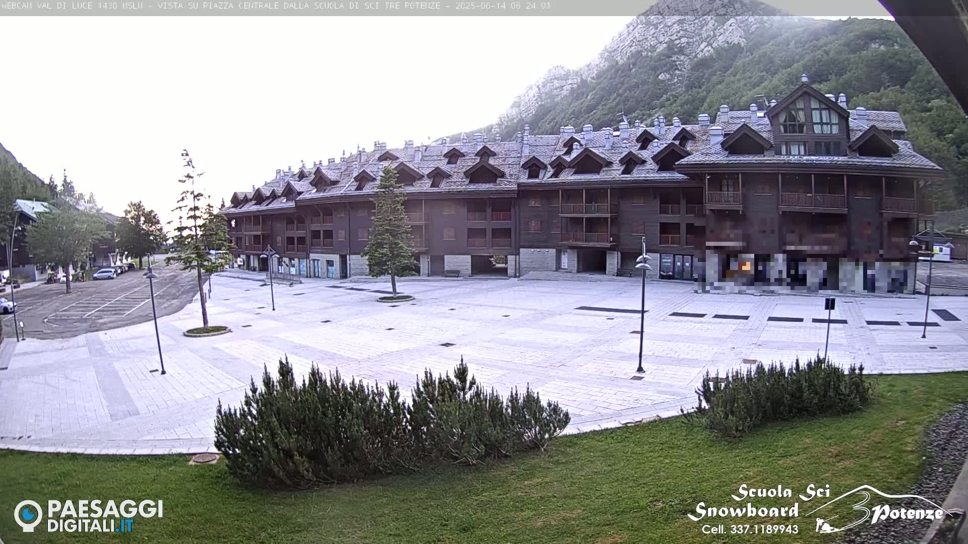  Abetone Val di Luce  Main Square Live Cam - Pistoia, Tuscany, Italy