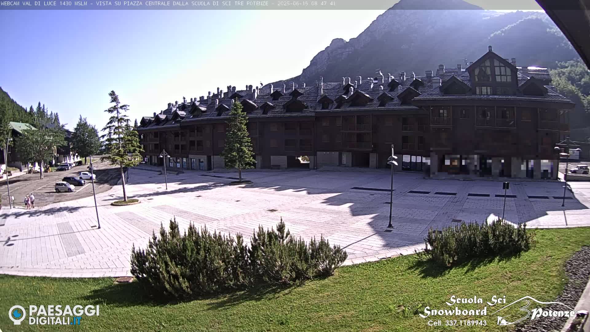  Abetone Val di Luce  Main Square Live Cam - Pistoia, Tuscany, Italy