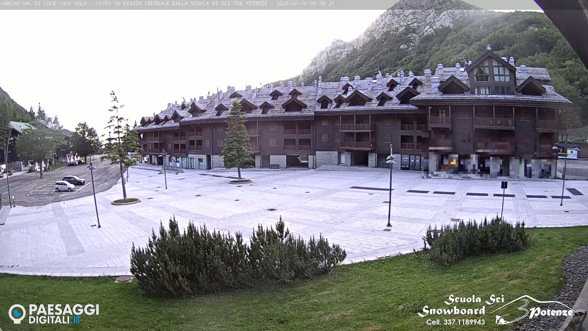 Abetone Val di Luce  Main Square Live Cam - Pistoia, Tuscany, Italy