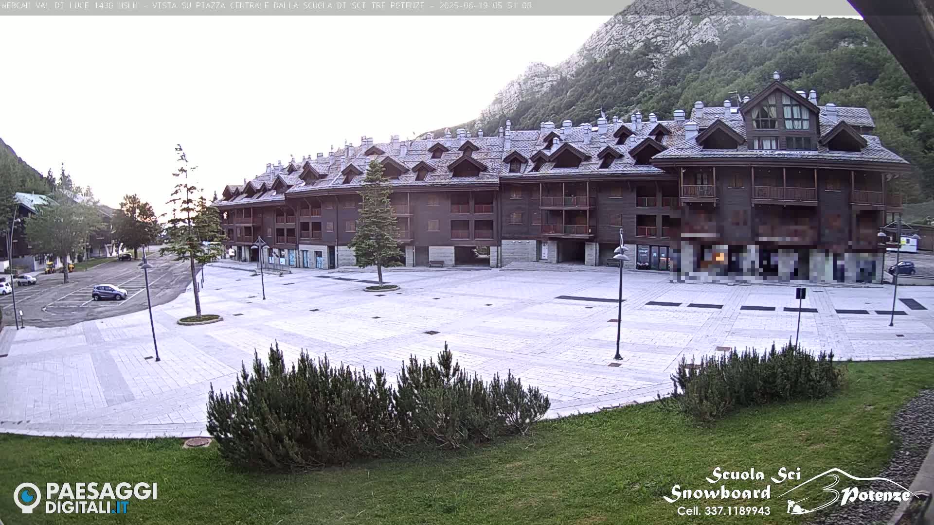 Abetone Val di Luce  Main Square Live Cam - Pistoia, Tuscany, Italy