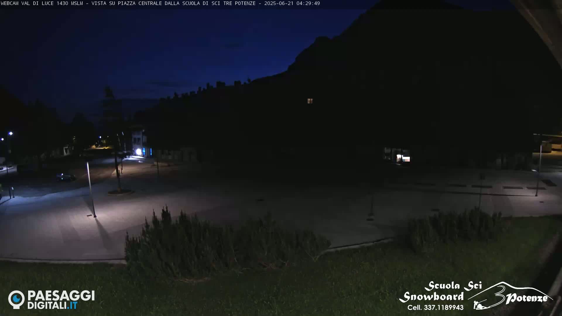 Abetone Val di Luce  Main Square Live Cam - Pistoia, Tuscany, Italy
