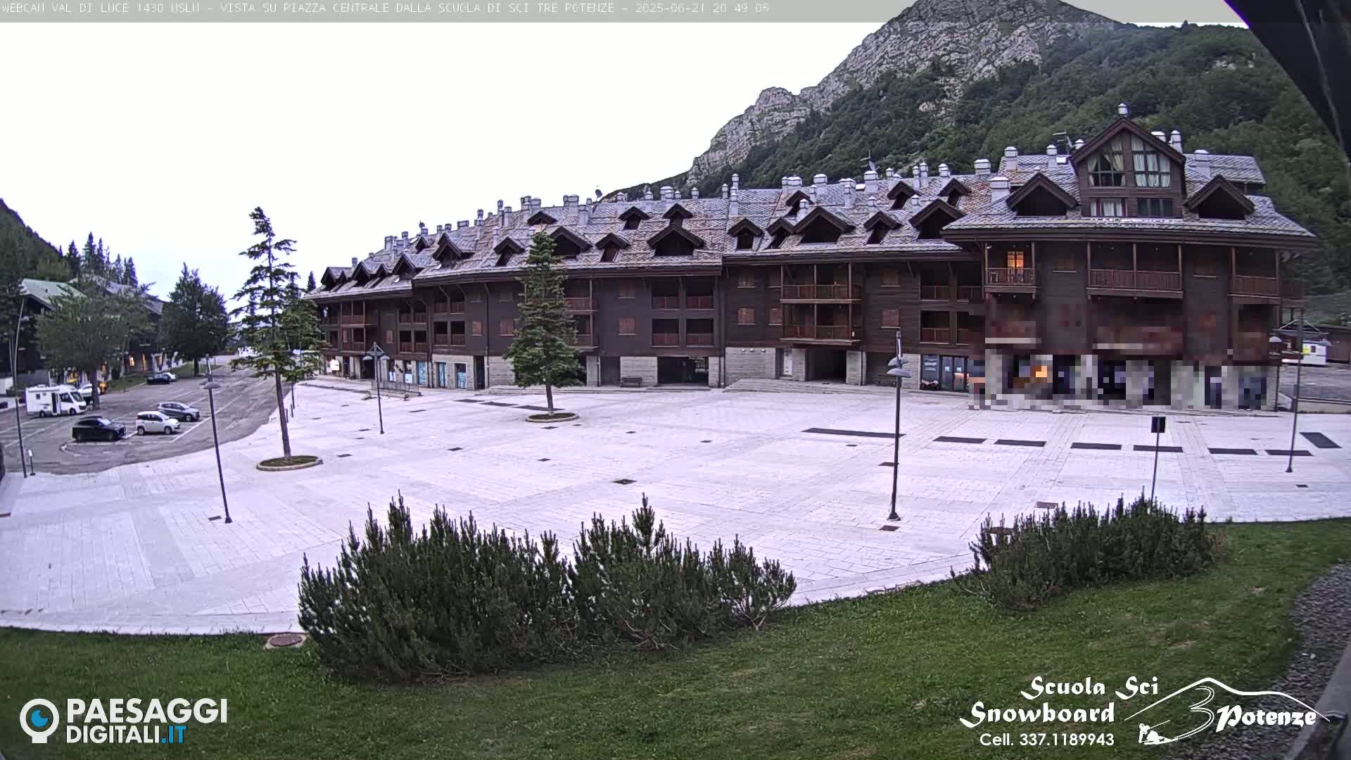 Abetone Val di Luce  Main Square Live Cam - Pistoia, Tuscany, Italy