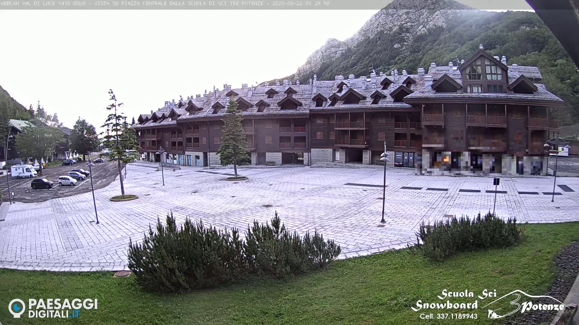 Abetone Val di Luce  Main Square Live Cam - Pistoia, Tuscany, Italy