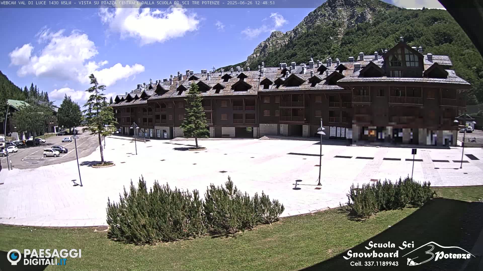 Abetone Val di Luce  Main Square Live Cam - Pistoia, Tuscany, Italy
