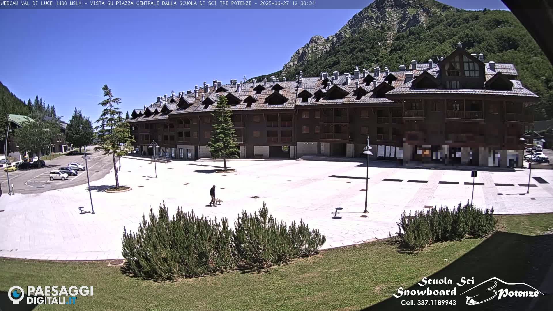 Abetone Val di Luce  Main Square Live Cam - Pistoia, Tuscany, Italy