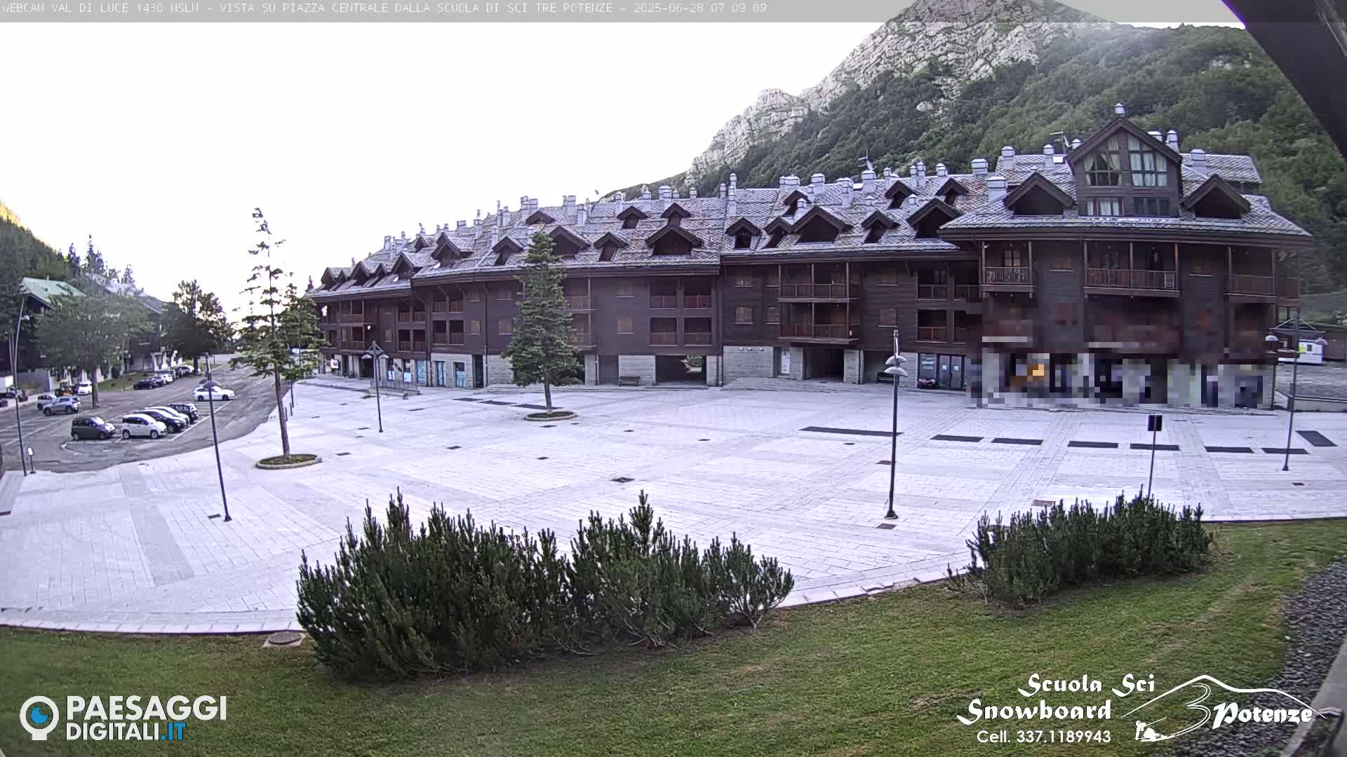 Abetone Val di Luce  Main Square Live Cam - Pistoia, Tuscany, Italy