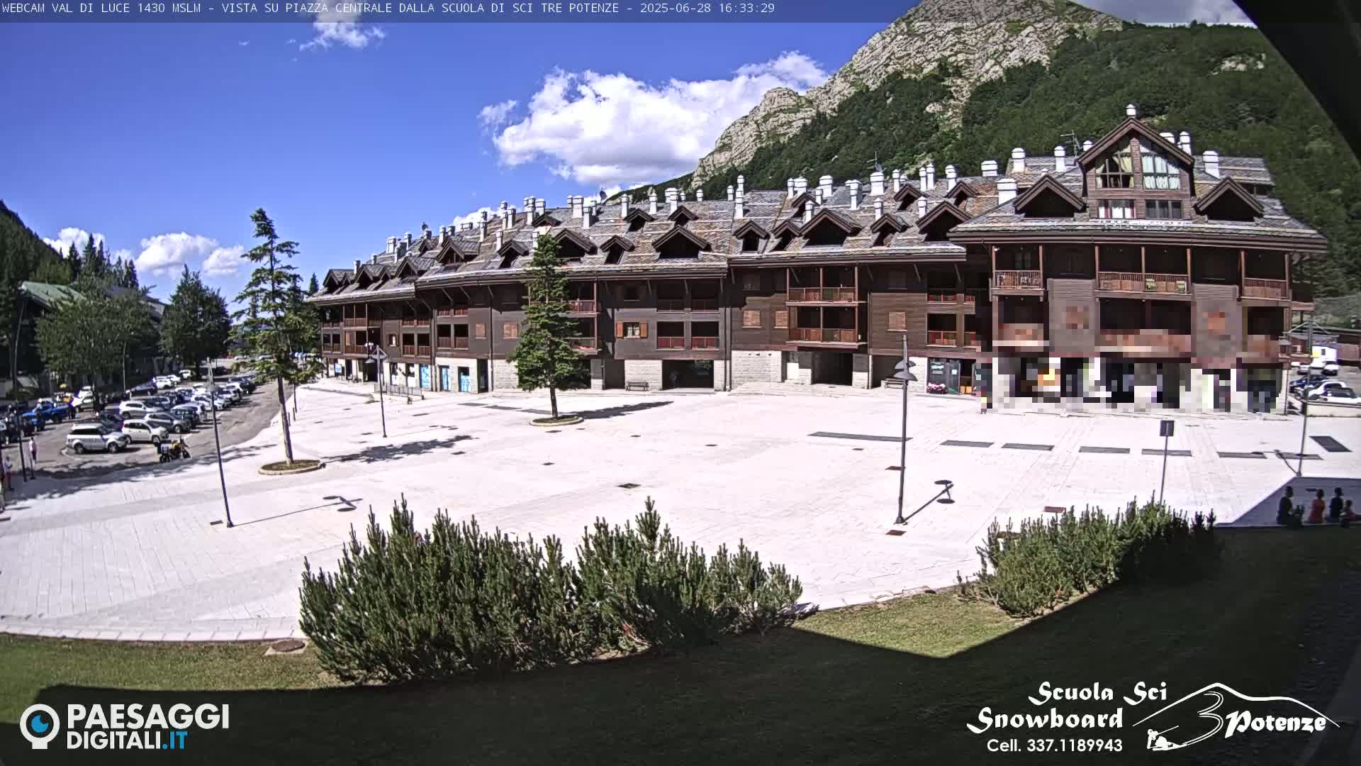 Abetone Val di Luce  Main Square Live Cam - Pistoia, Tuscany, Italy