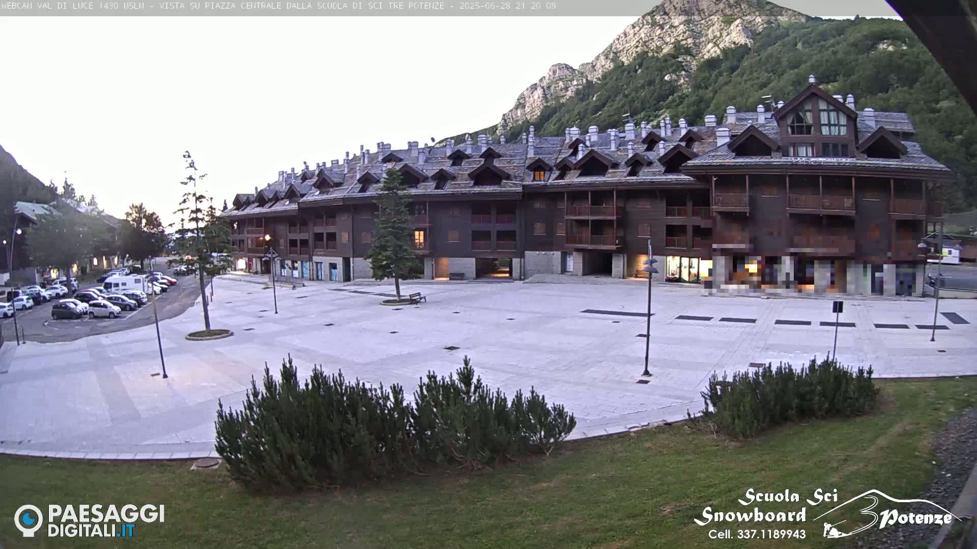 Abetone Val di Luce  Main Square Live Cam - Pistoia, Tuscany, Italy