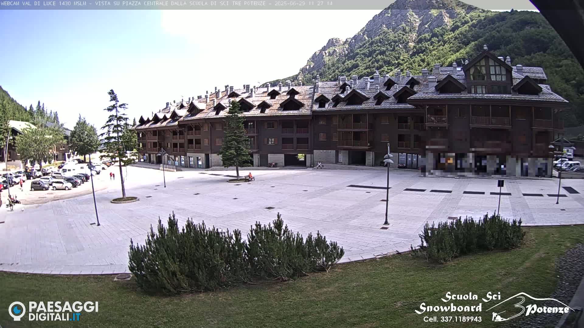 Abetone Val di Luce  Main Square Live Cam - Pistoia, Tuscany, Italy