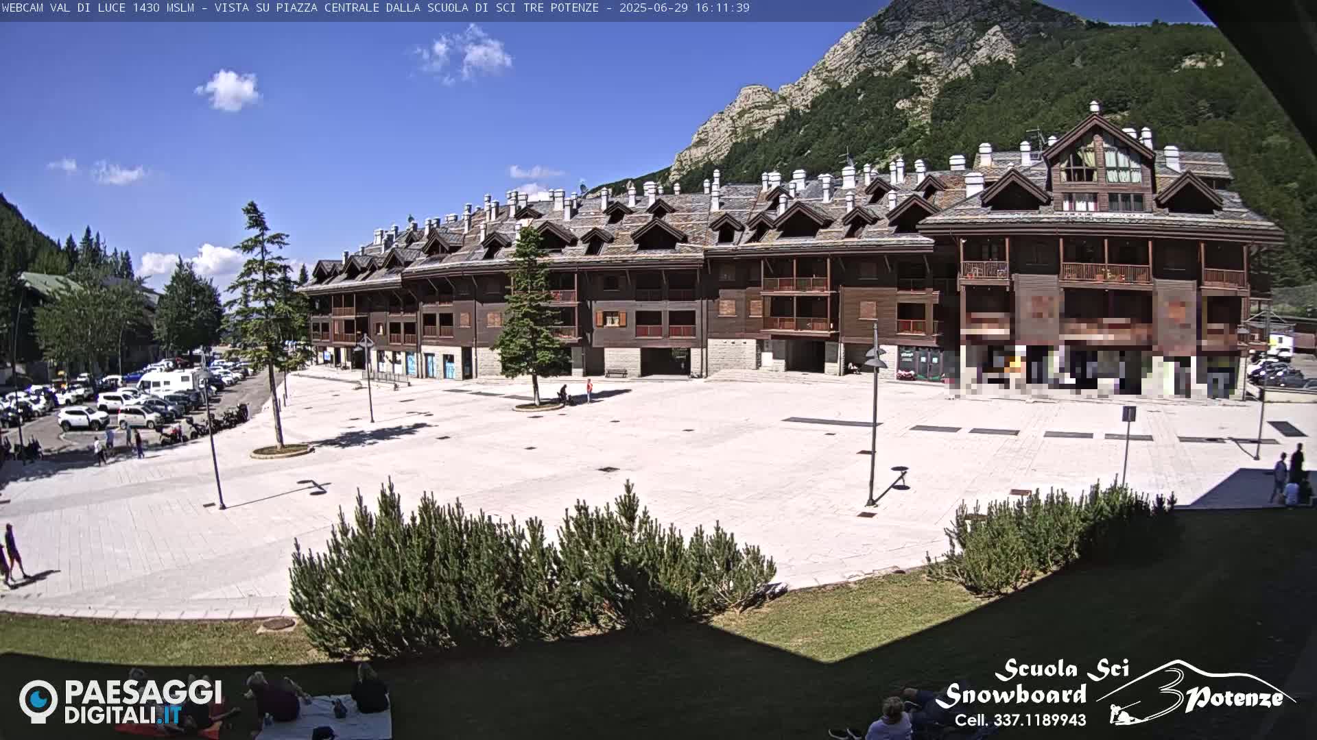 Abetone Val di Luce  Main Square Live Cam - Pistoia, Tuscany, Italy