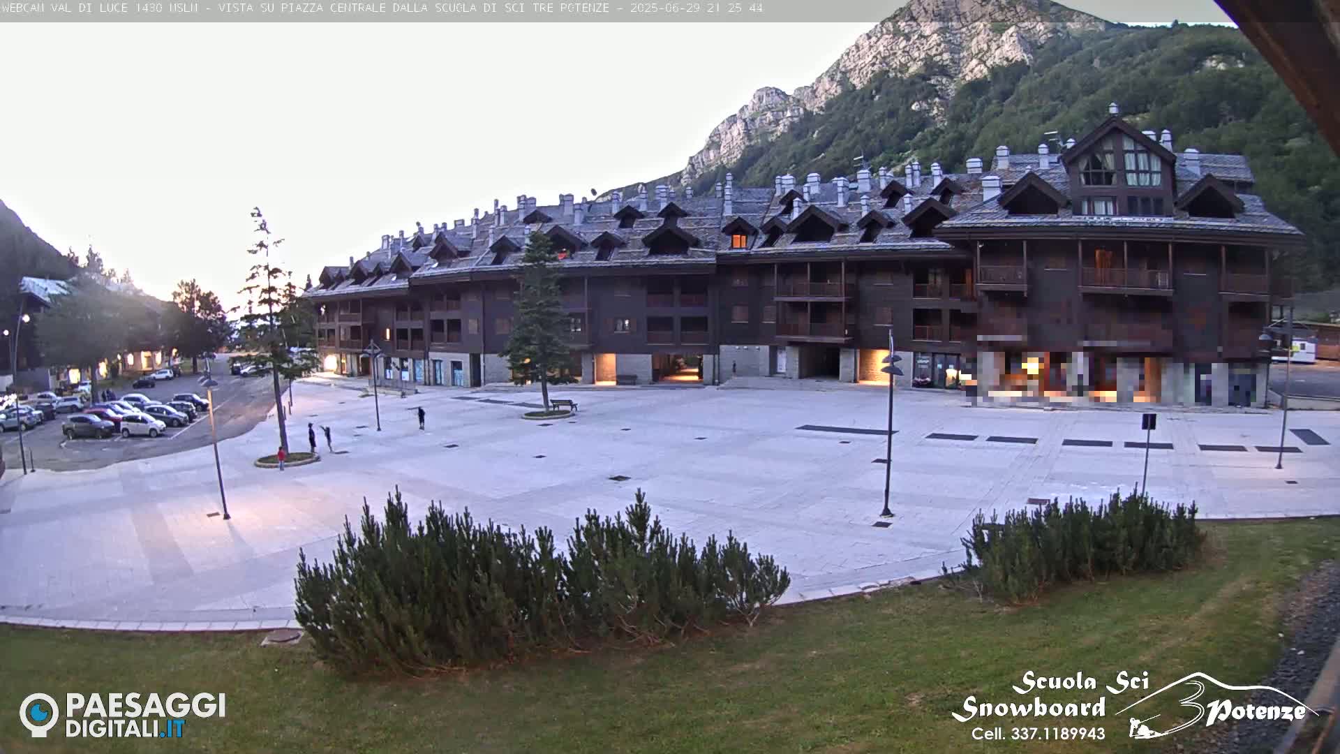 Abetone Val di Luce  Main Square Live Cam - Pistoia, Tuscany, Italy