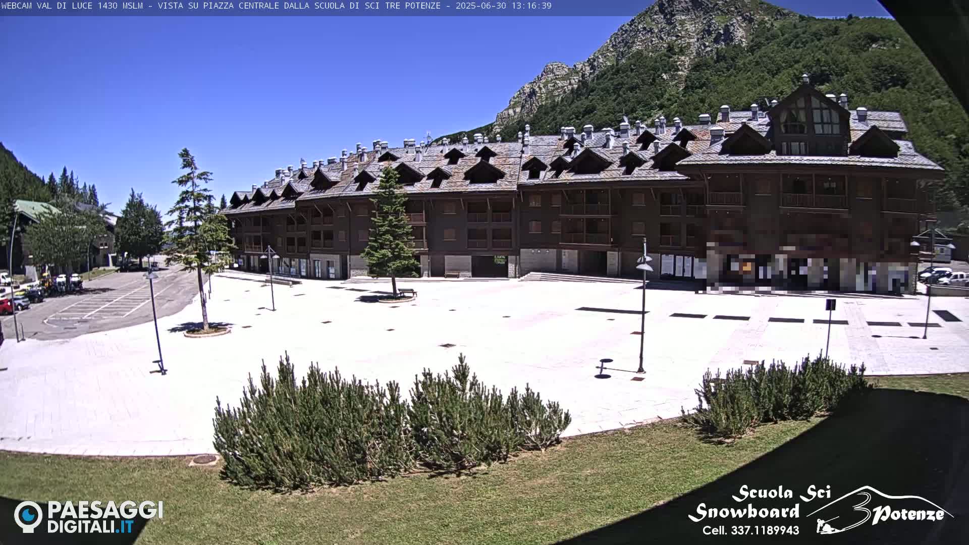 Abetone Val di Luce  Main Square Live Cam - Pistoia, Tuscany, Italy