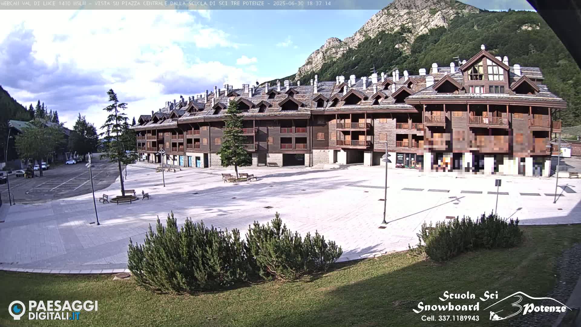 Abetone Val di Luce  Main Square Live Cam - Pistoia, Tuscany, Italy
