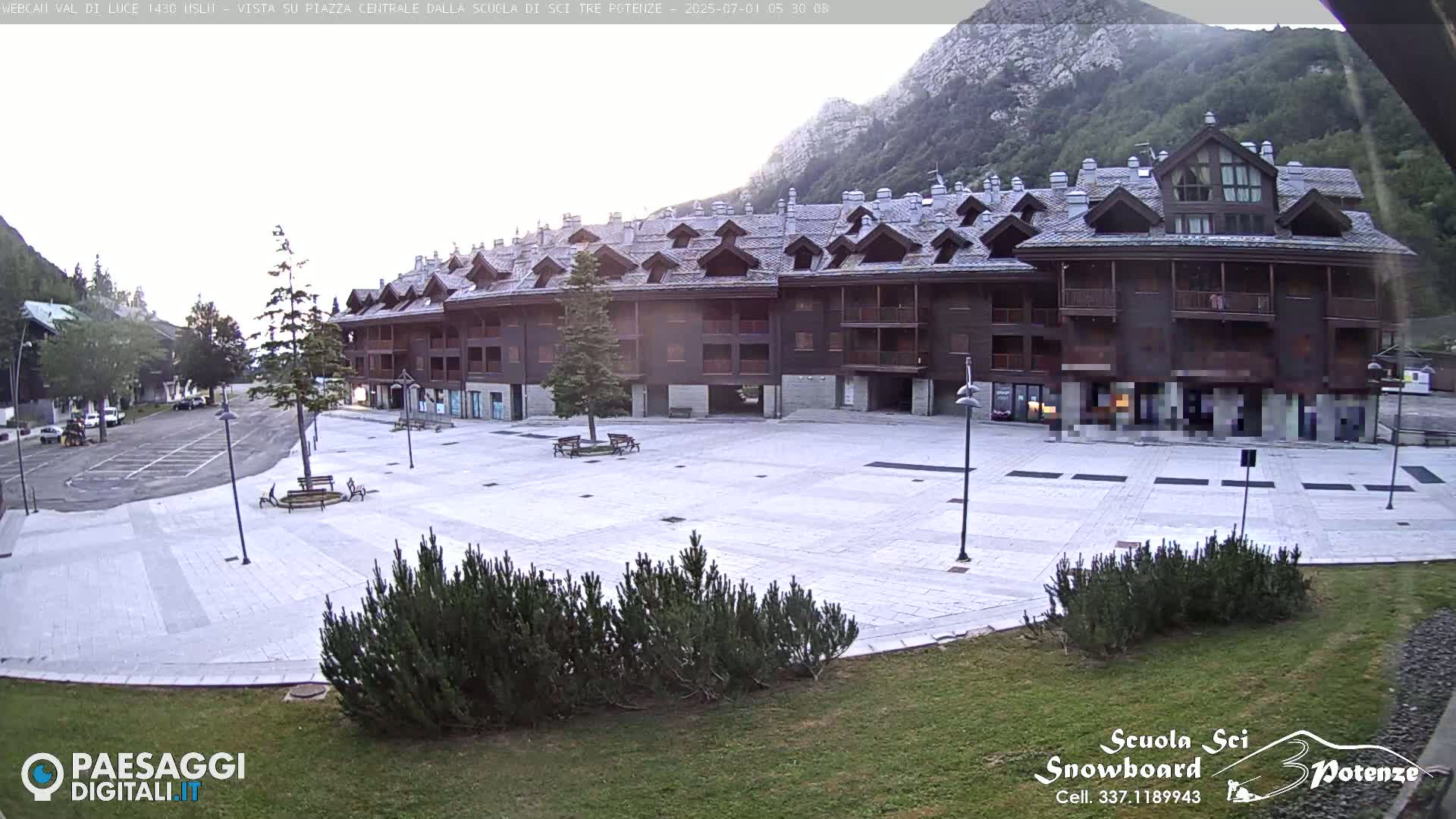 Abetone Val di Luce  Main Square Live Cam - Pistoia, Tuscany, Italy