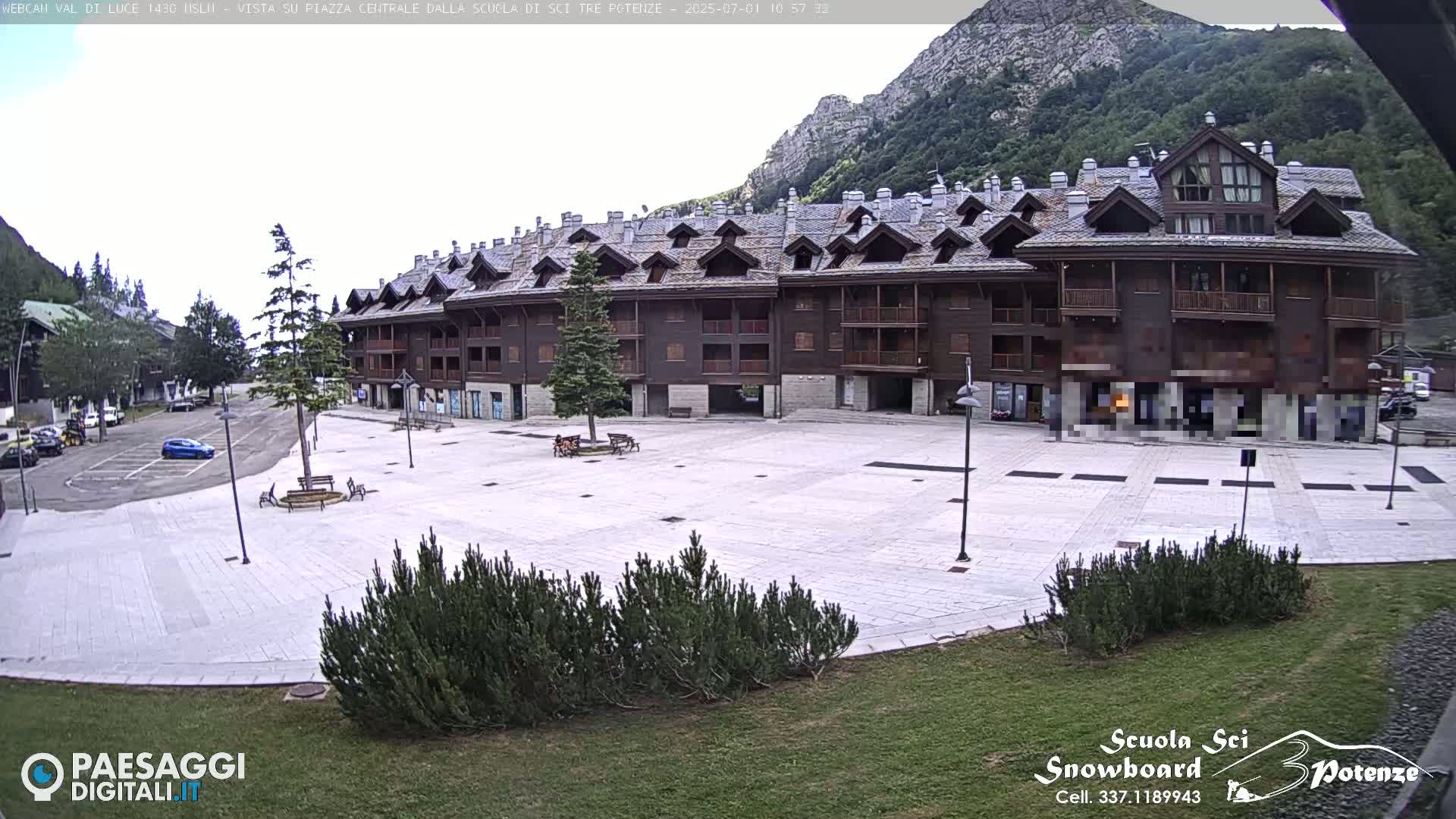 Abetone Val di Luce  Main Square Live Cam - Pistoia, Tuscany, Italy