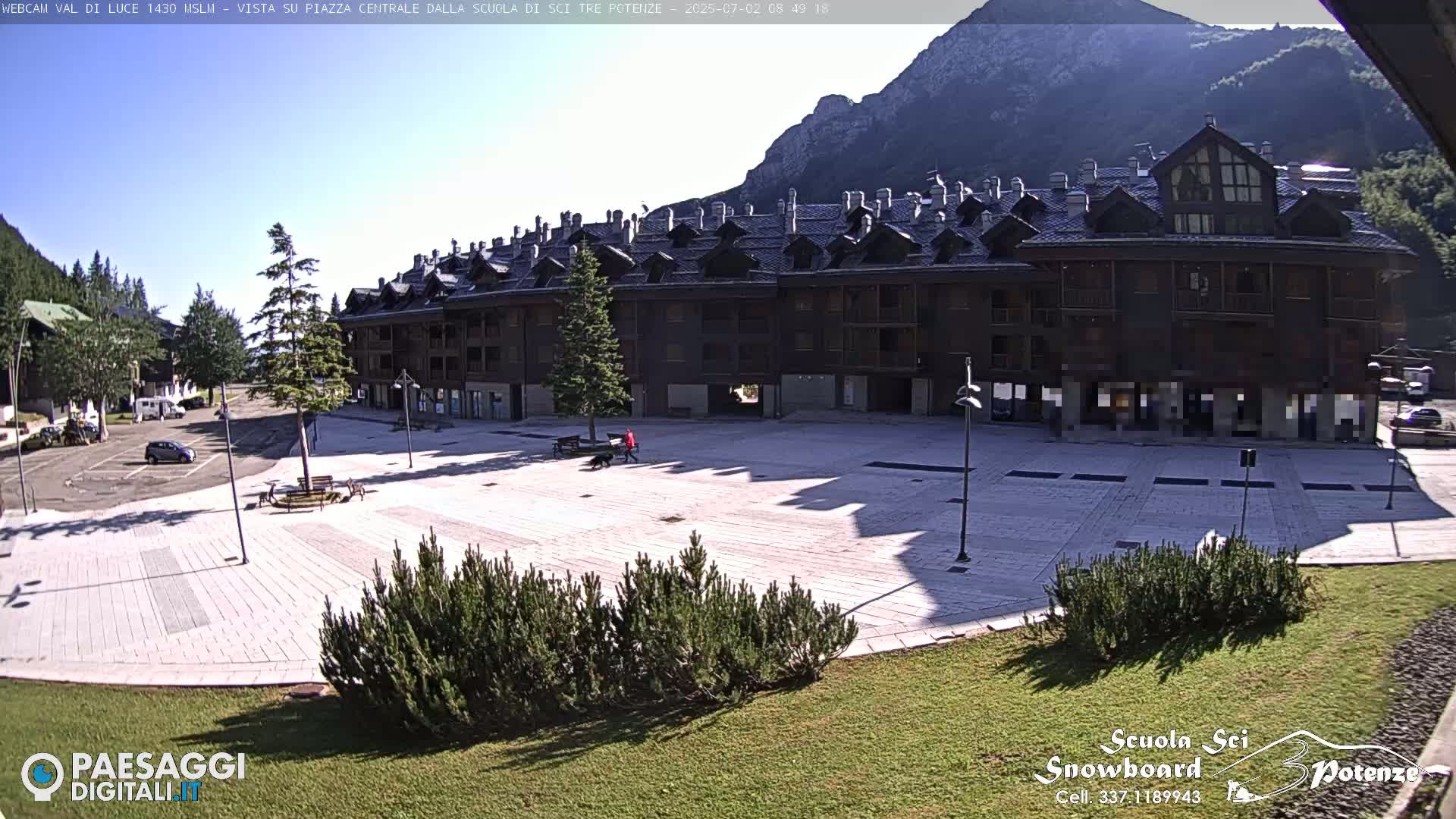 Abetone Val di Luce  Main Square Live Cam - Pistoia, Tuscany, Italy