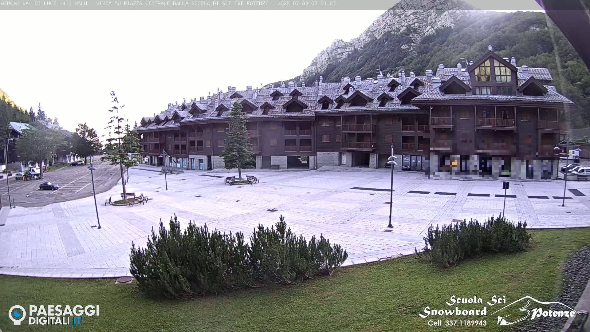 Abetone Val di Luce  Main Square Live Cam - Pistoia, Tuscany, Italy