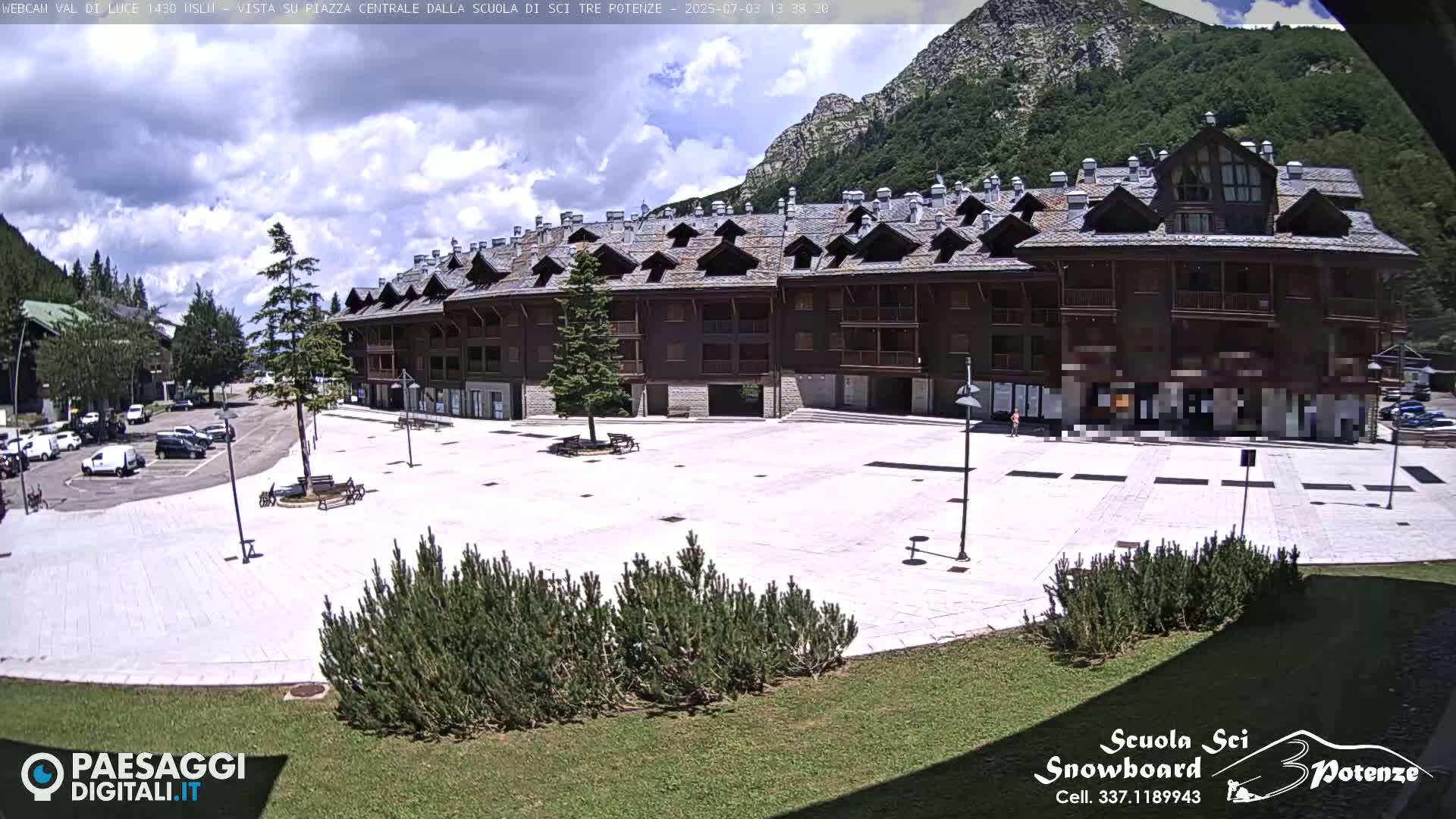 Abetone Val di Luce  Main Square Live Cam - Pistoia, Tuscany, Italy