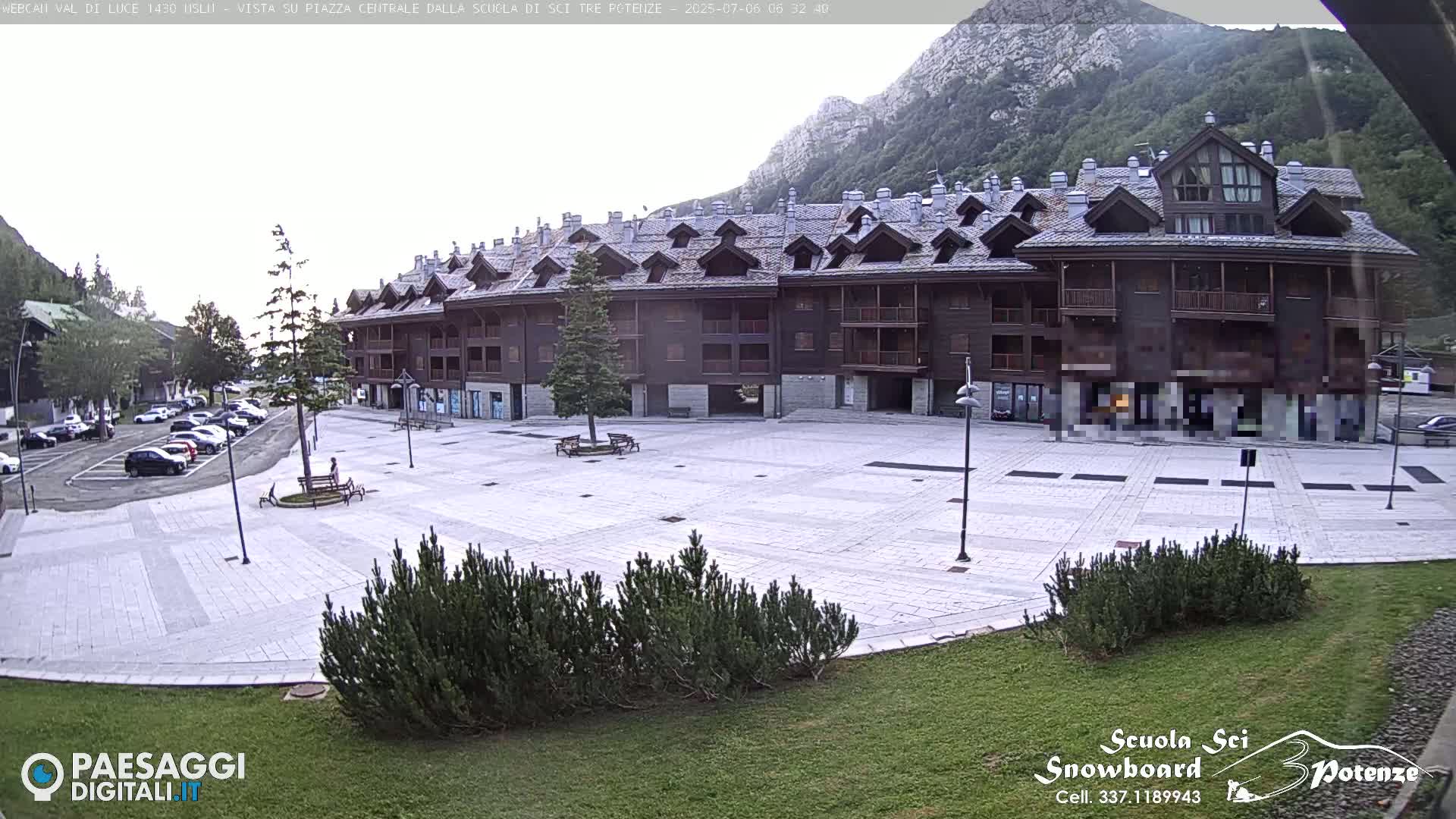 Abetone Val di Luce  Main Square Live Cam - Pistoia, Tuscany, Italy