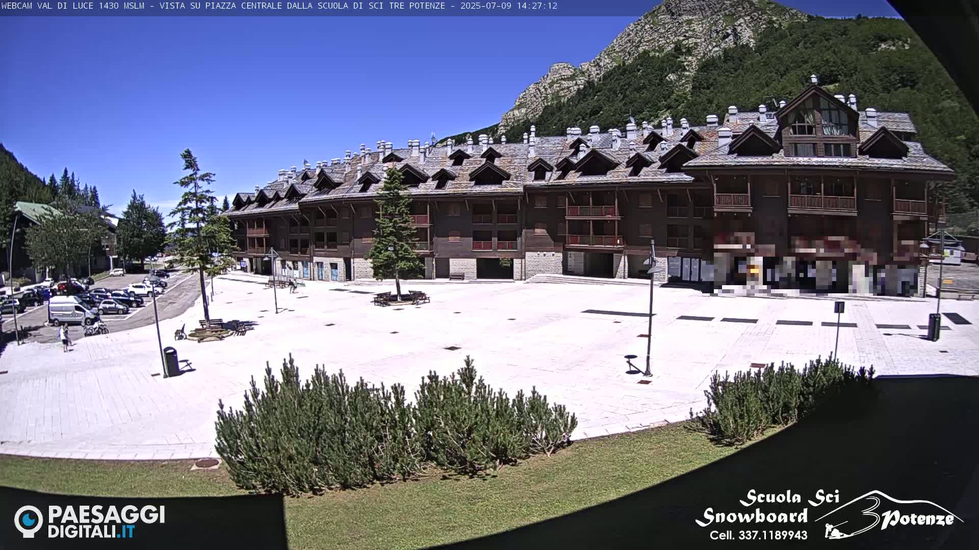 Abetone Val di Luce  Main Square Live Cam - Pistoia, Tuscany, Italy