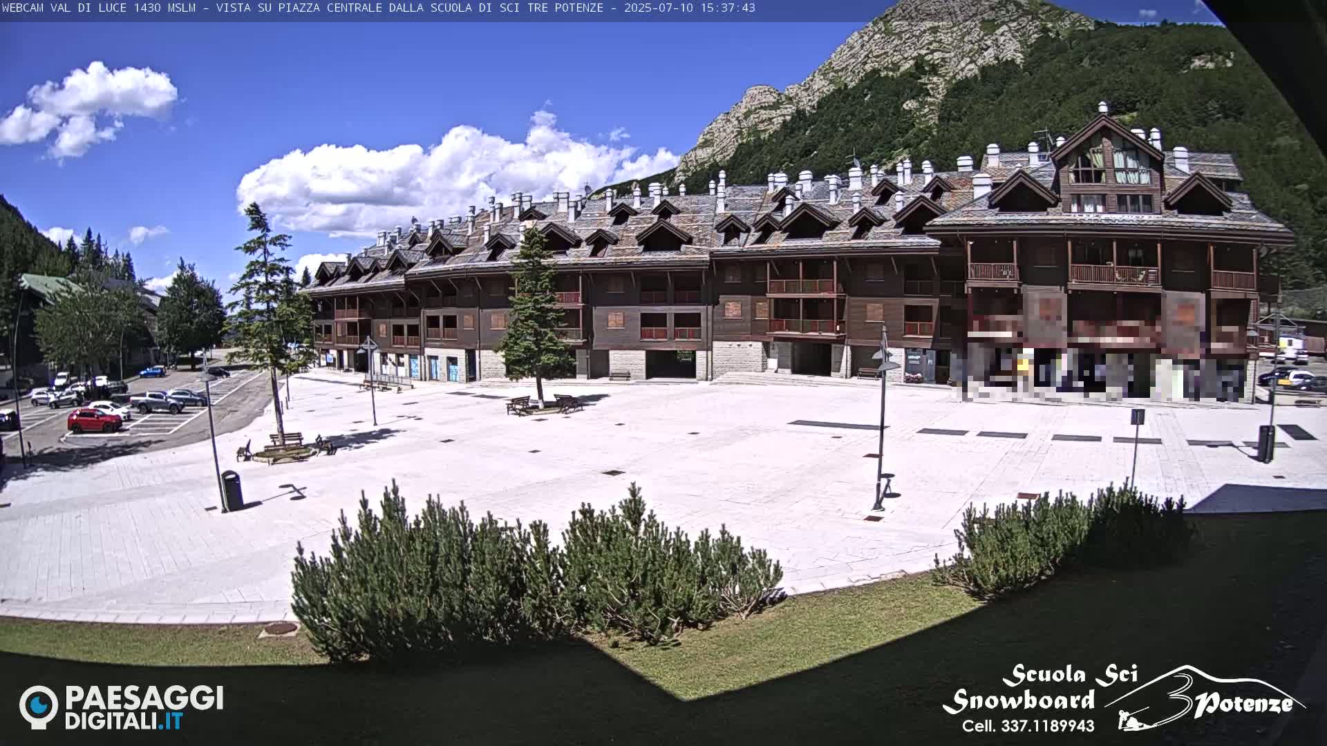 Abetone Val di Luce  Main Square Live Cam - Pistoia, Tuscany, Italy