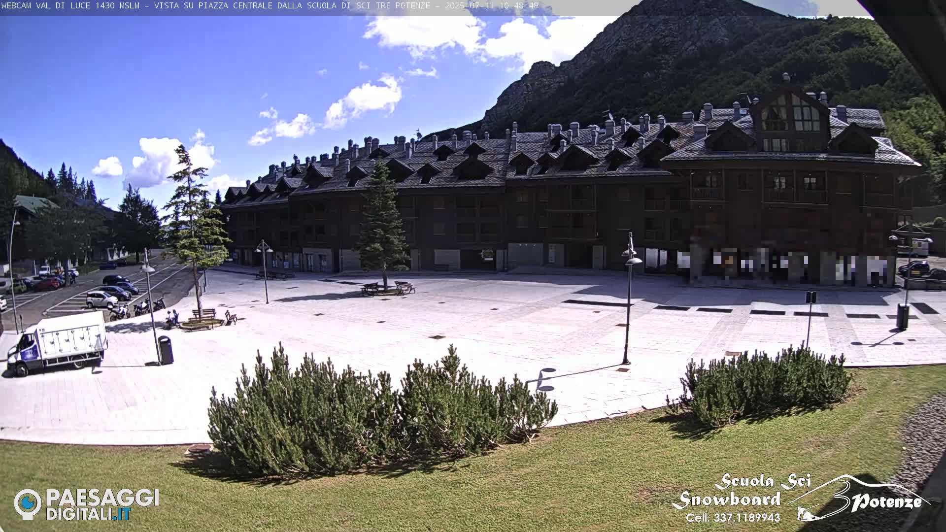 Abetone Val di Luce  Main Square Live Cam - Pistoia, Tuscany, Italy