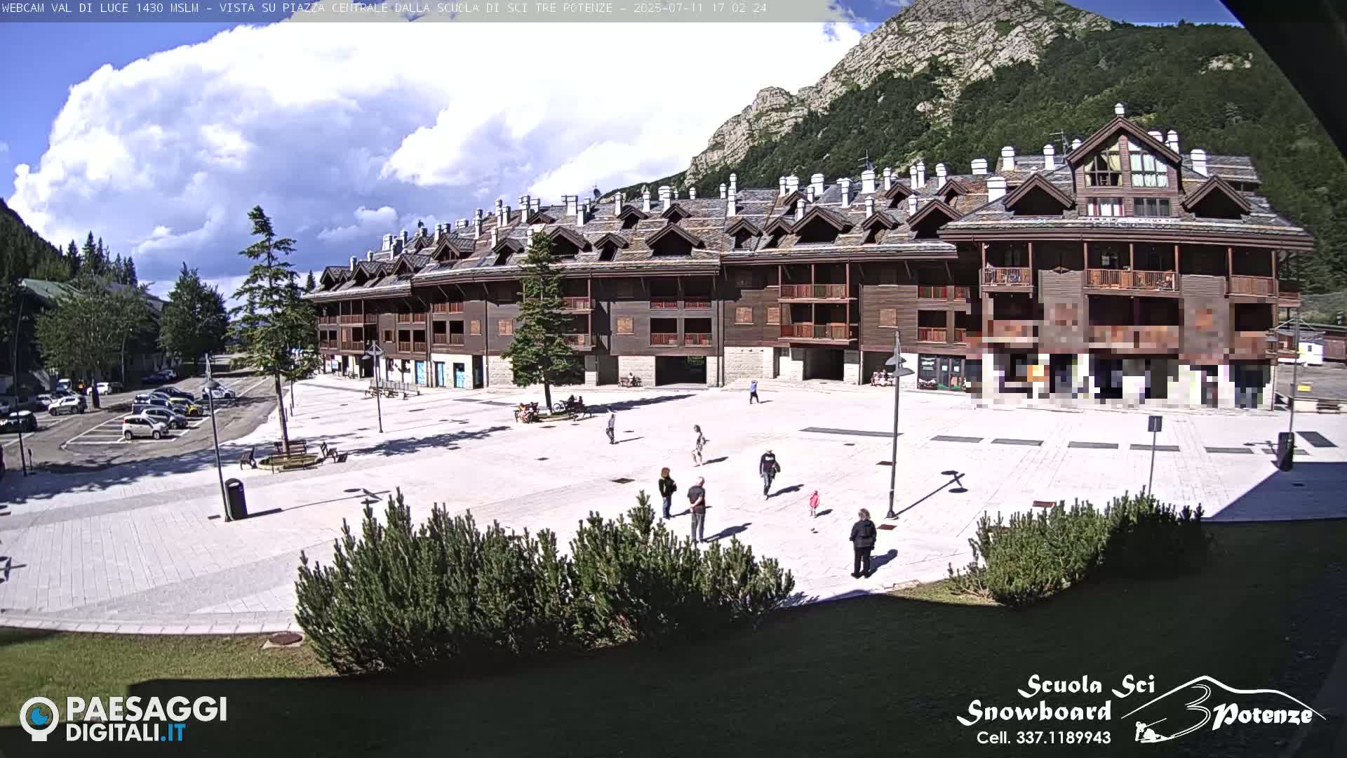 Abetone Val di Luce  Main Square Live Cam - Pistoia, Tuscany, Italy