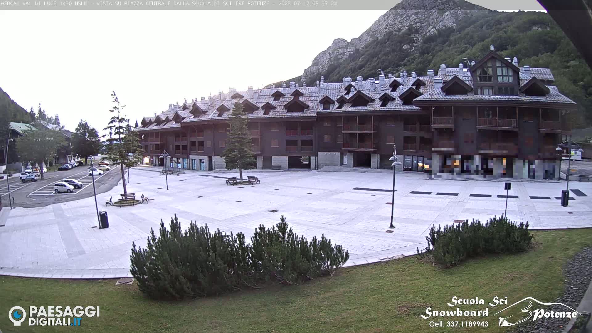 Abetone Val di Luce  Main Square Live Cam - Pistoia, Tuscany, Italy