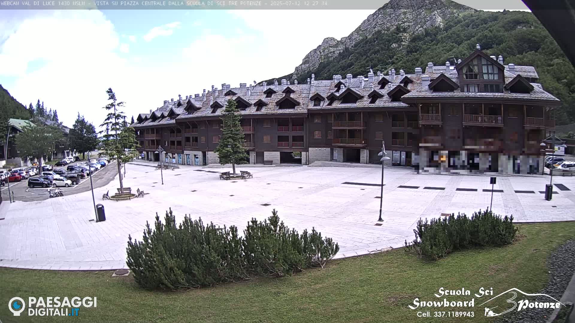 Abetone Val di Luce  Main Square Live Cam - Pistoia, Tuscany, Italy