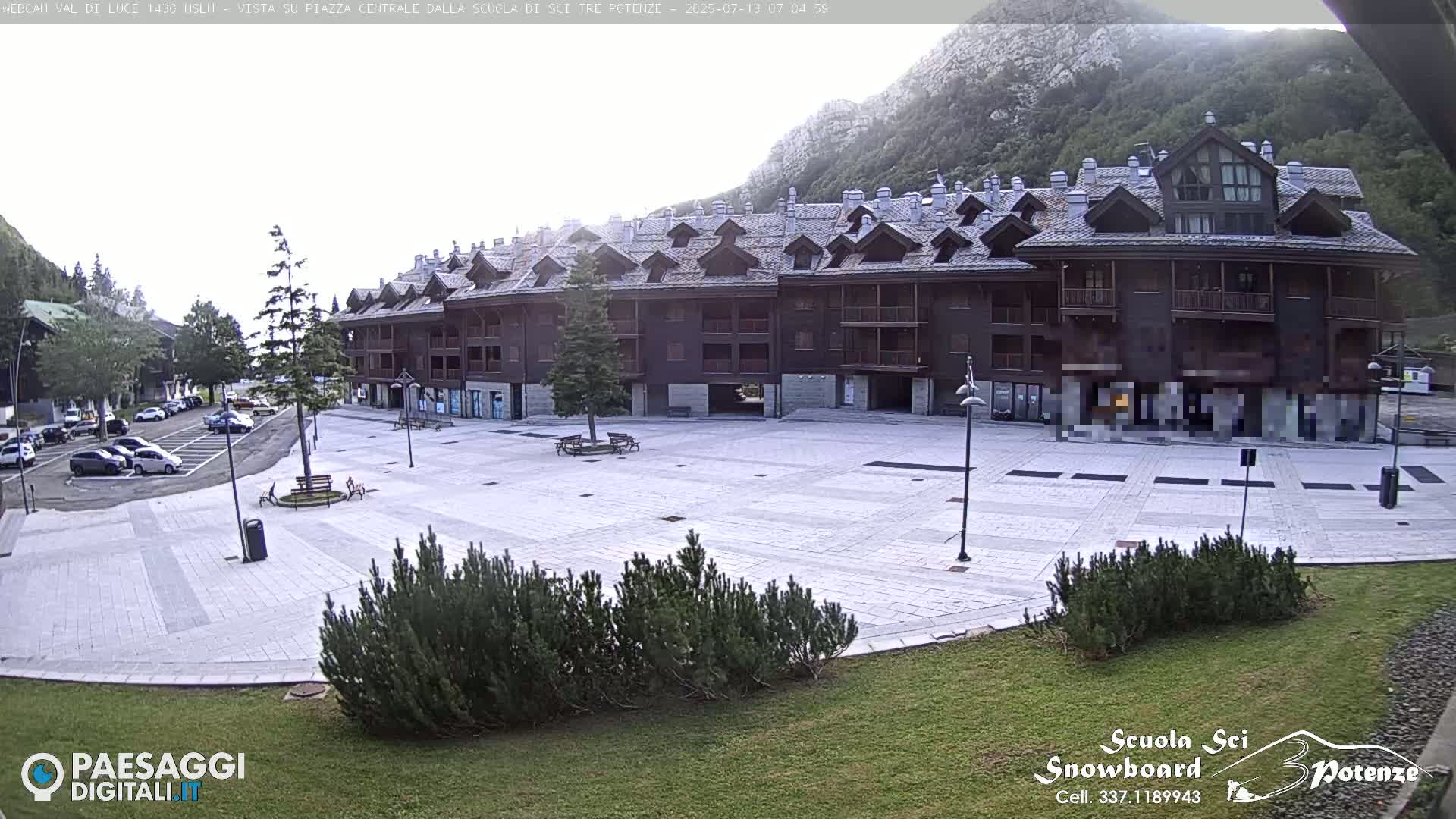 Abetone Val di Luce  Main Square Live Cam - Pistoia, Tuscany, Italy