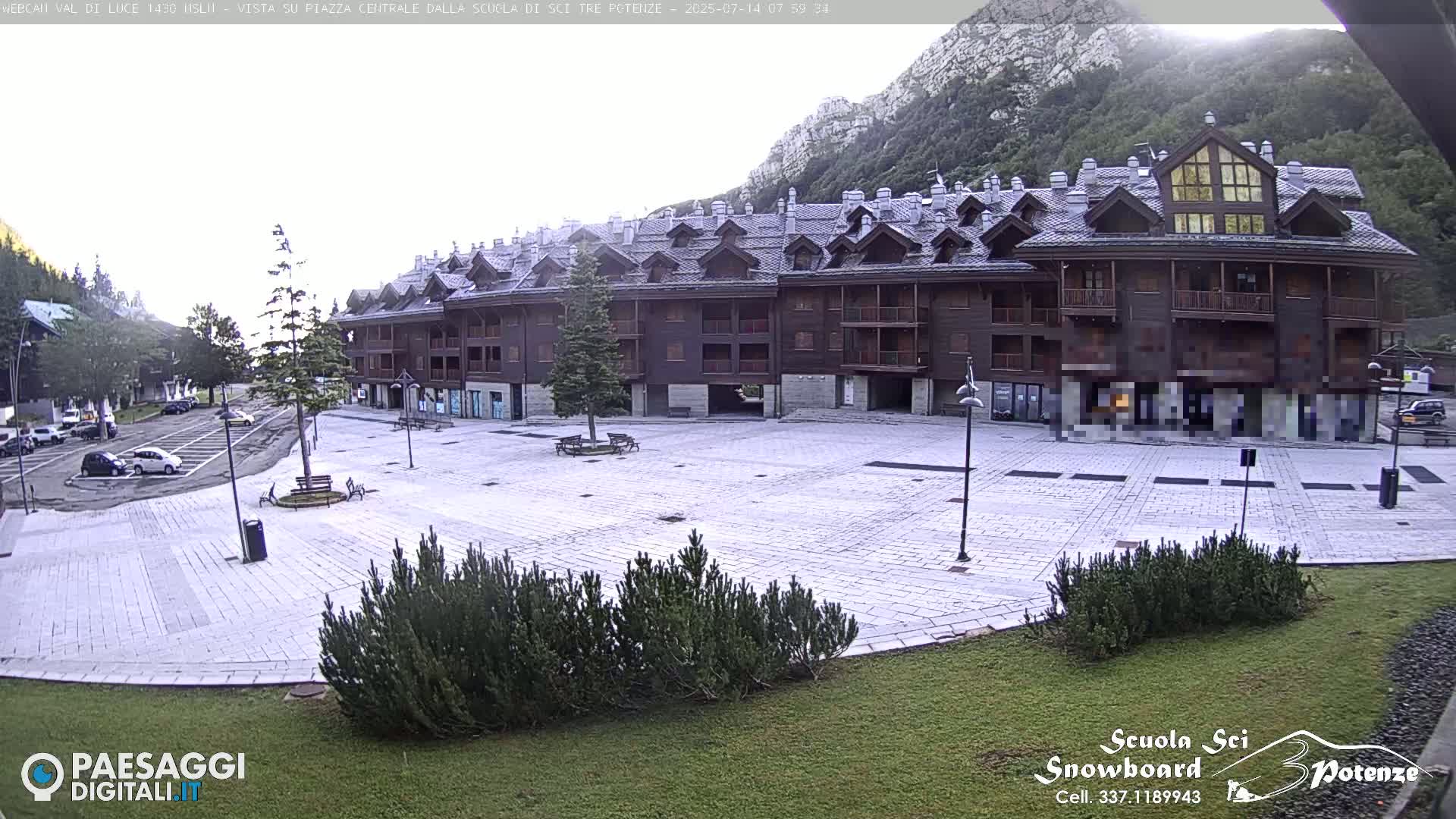 Abetone Val di Luce  Main Square Live Cam - Pistoia, Tuscany, Italy