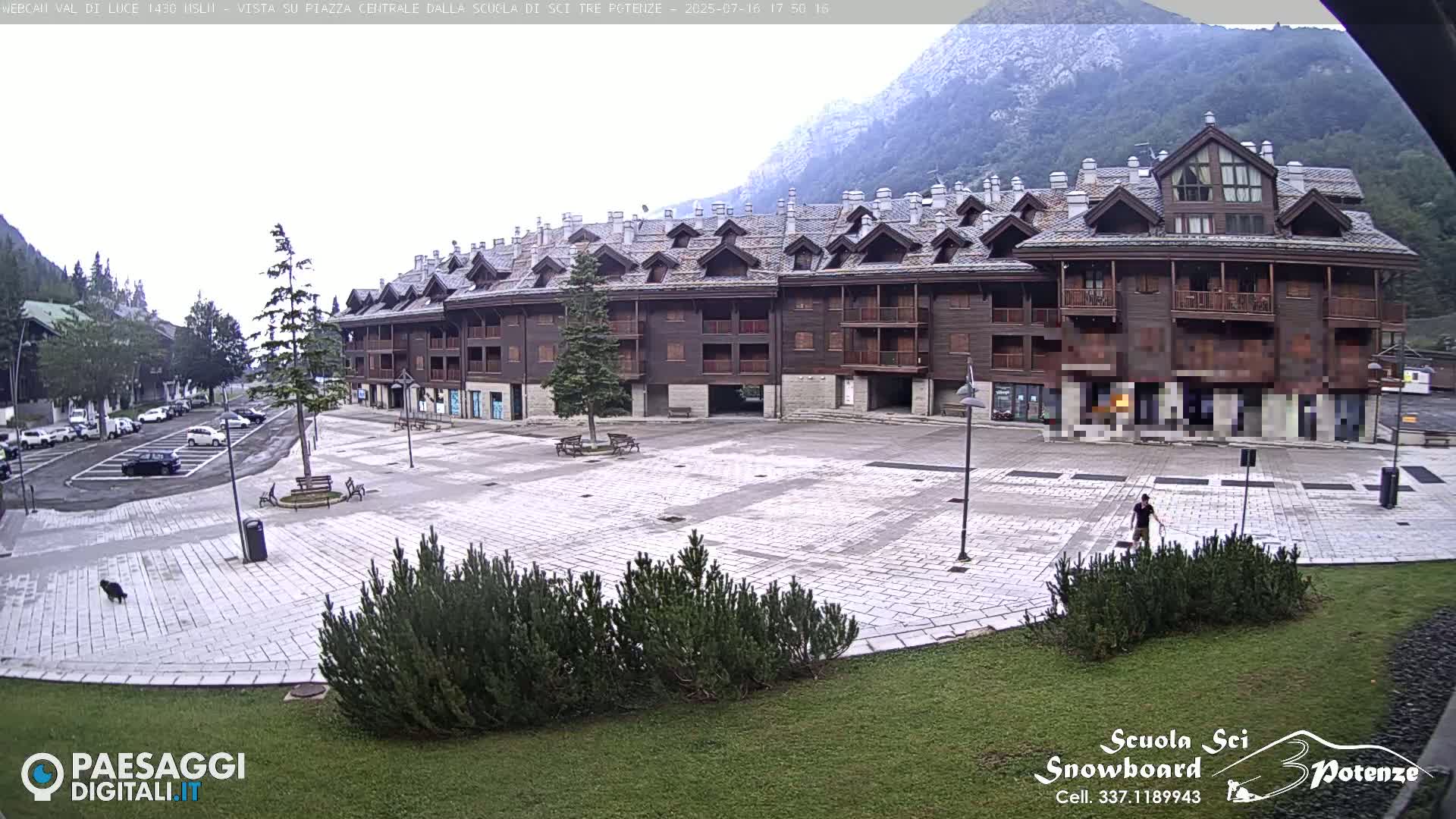 Abetone Val di Luce  Main Square Live Cam - Pistoia, Tuscany, Italy