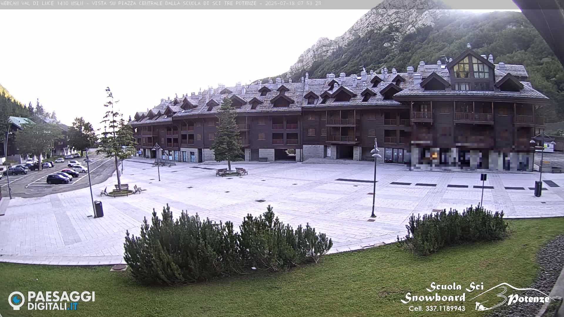 Abetone Val di Luce  Main Square Live Cam - Pistoia, Tuscany, Italy